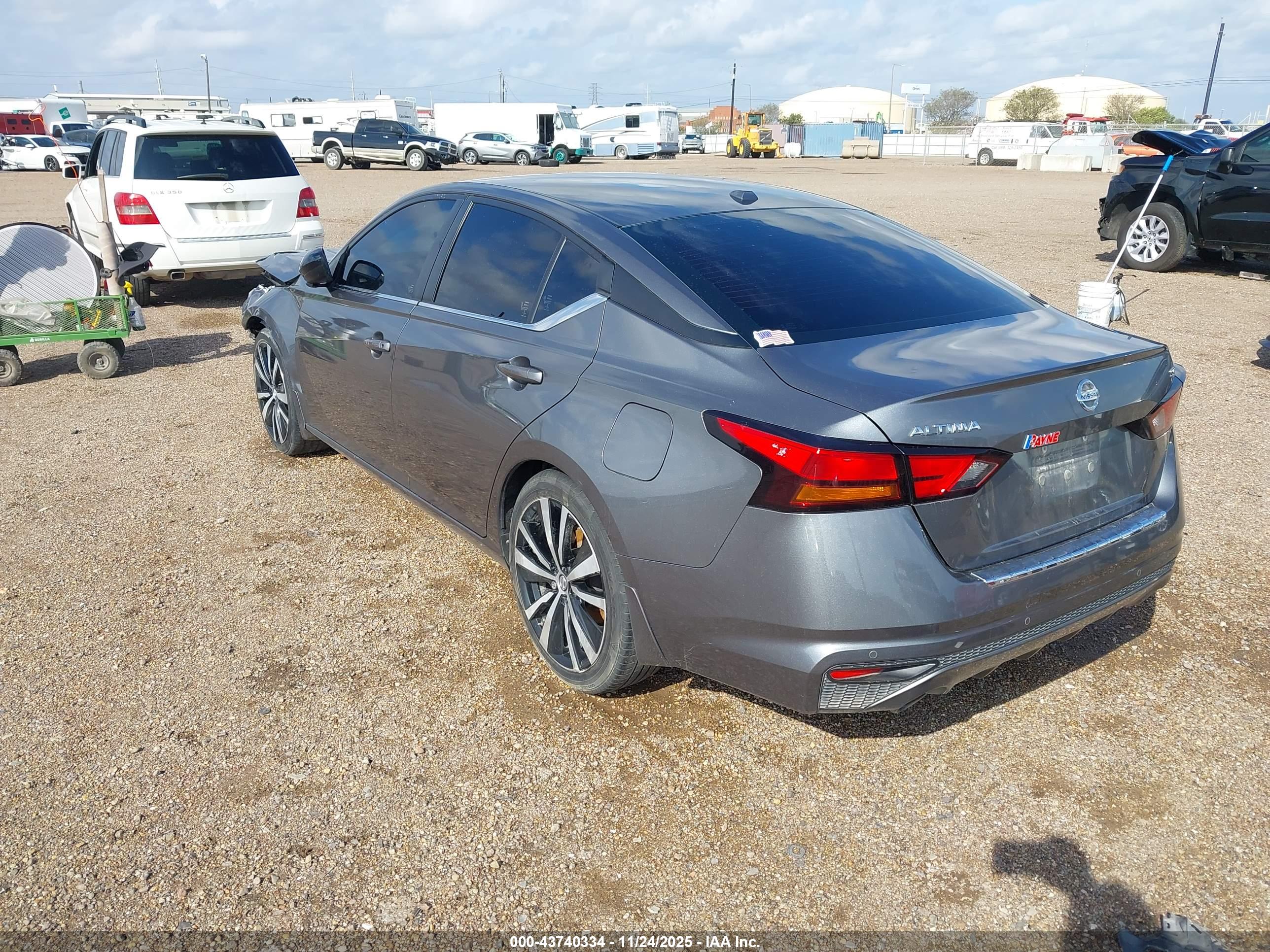 NISSAN ALTIMA image 3
