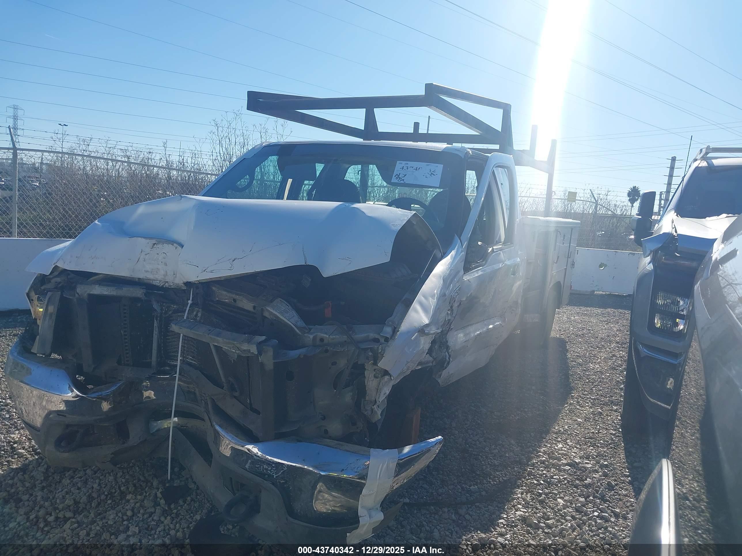 FORD F-250 image 2