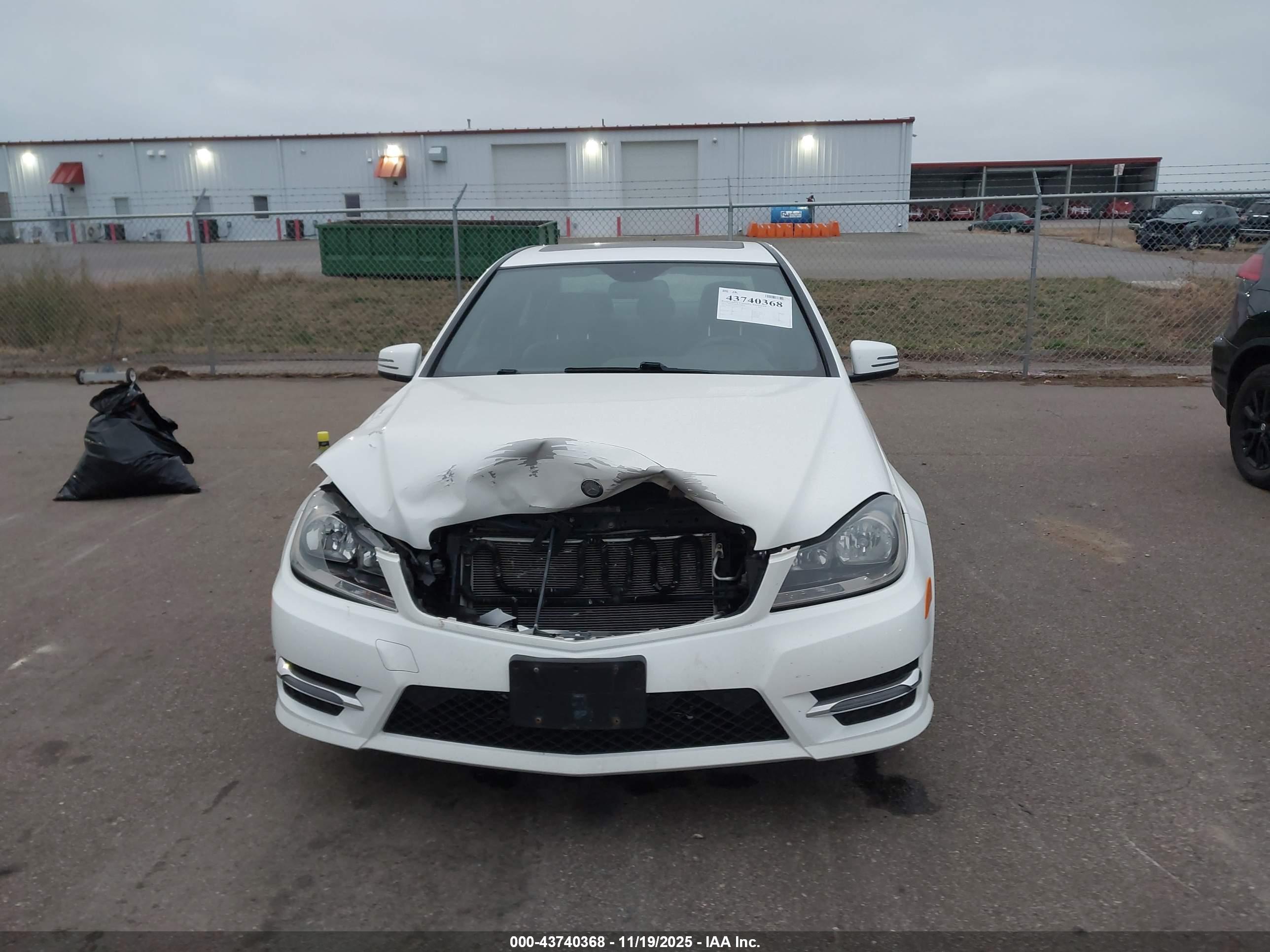 MERCEDES-BENZ C image 6