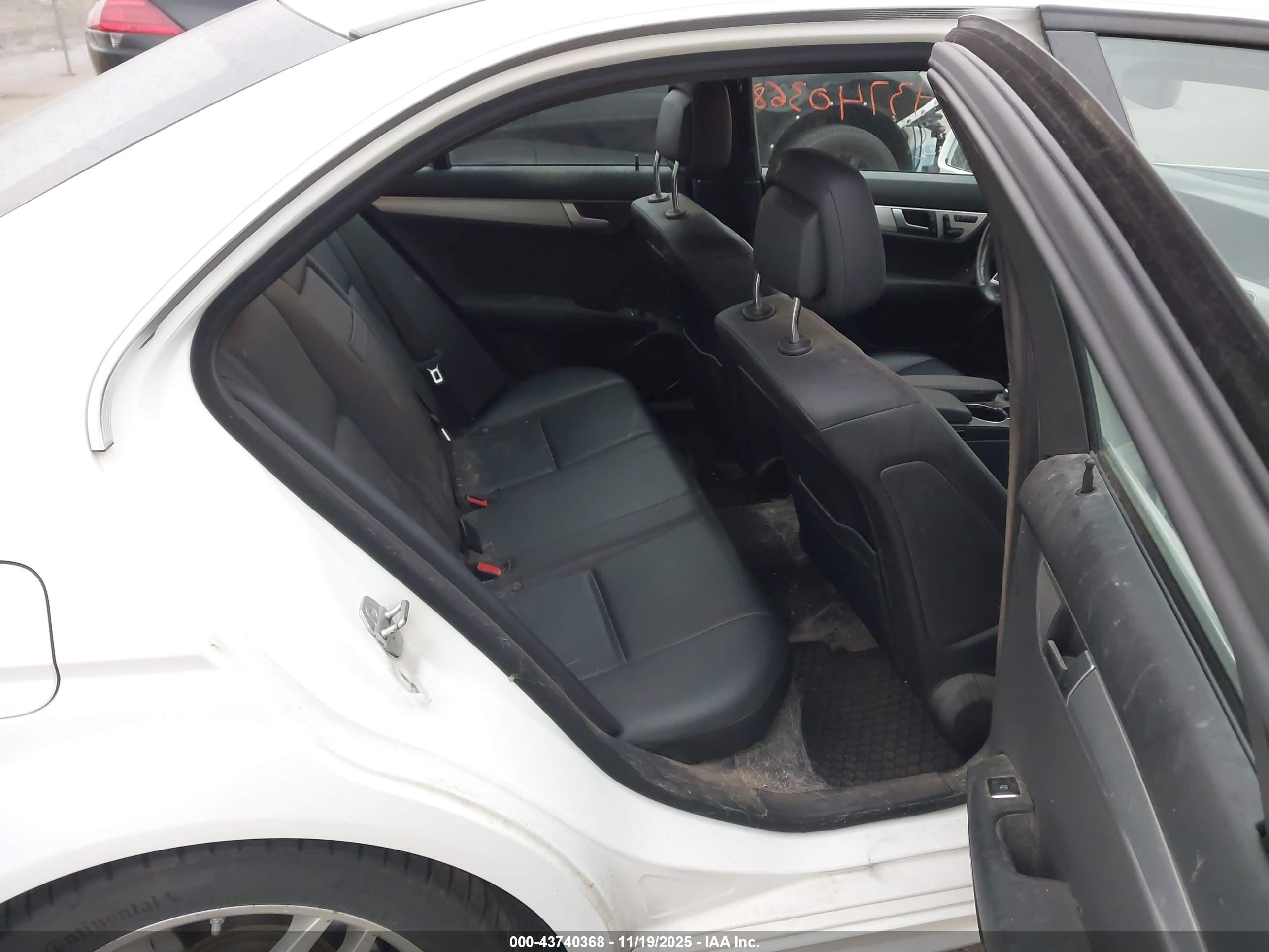 MERCEDES-BENZ C image 8