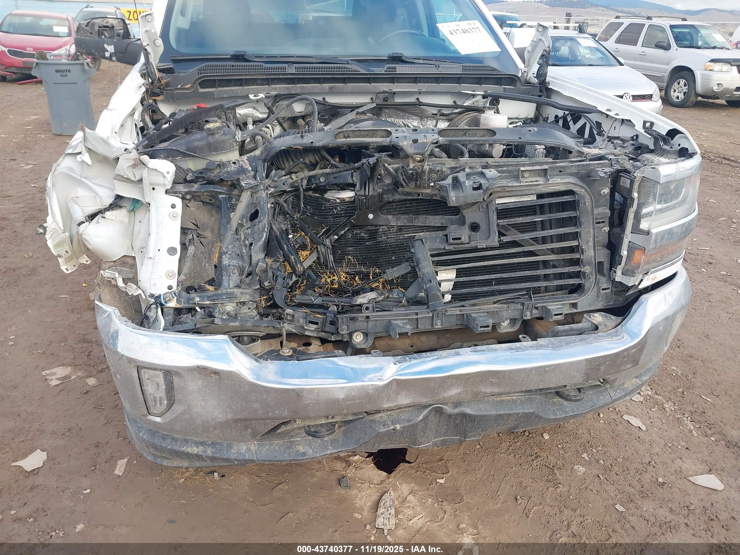 CHEVROLET SILVERADO image 6