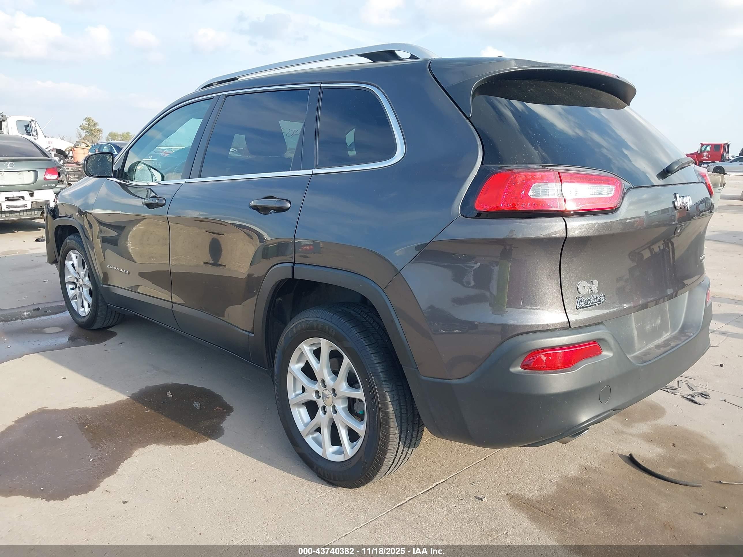 JEEP CHEROKEE image 3