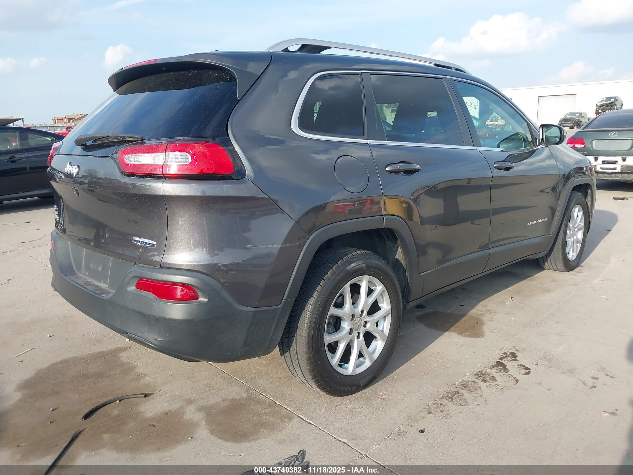 JEEP CHEROKEE image 4