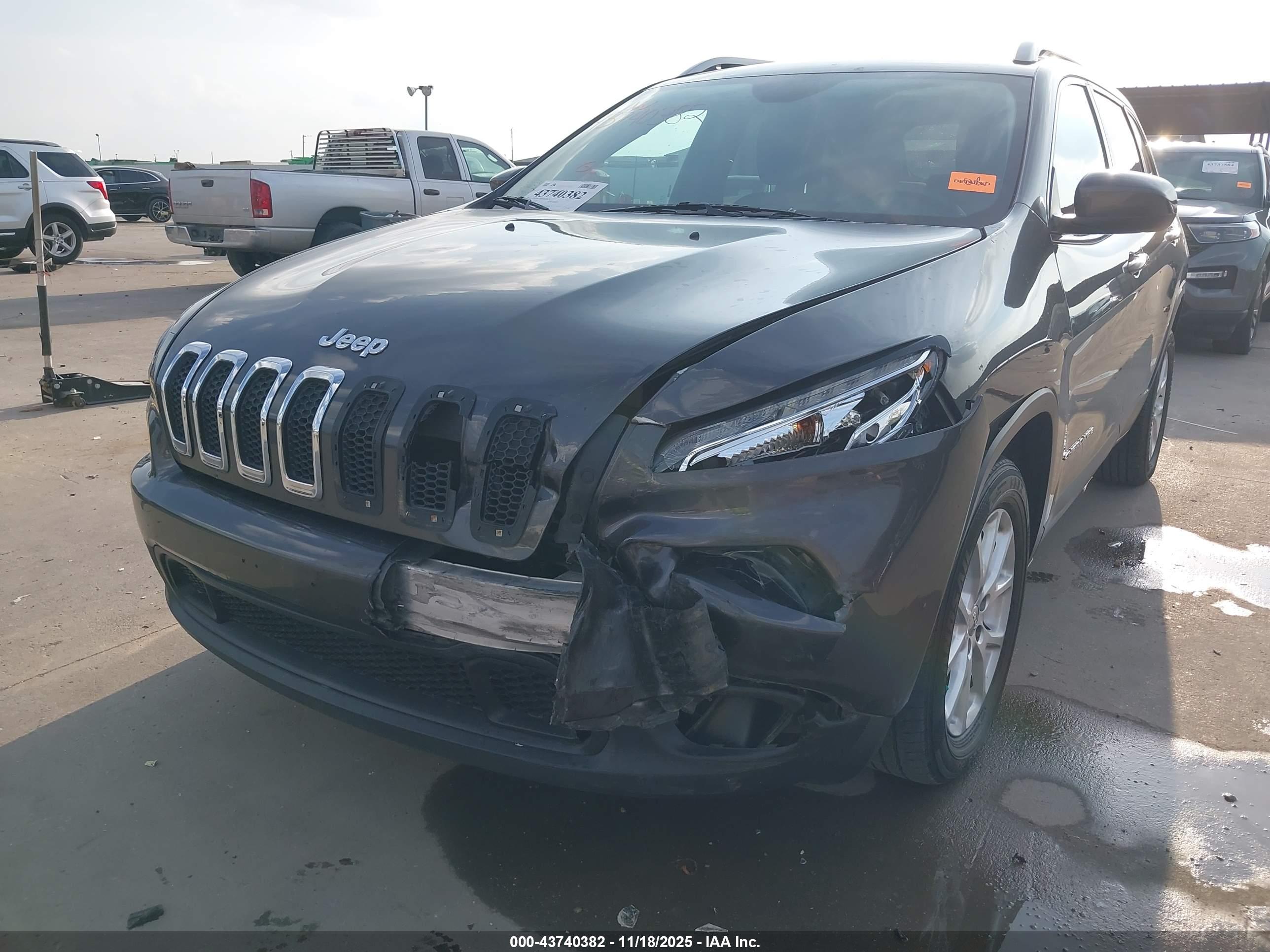 JEEP CHEROKEE image 6