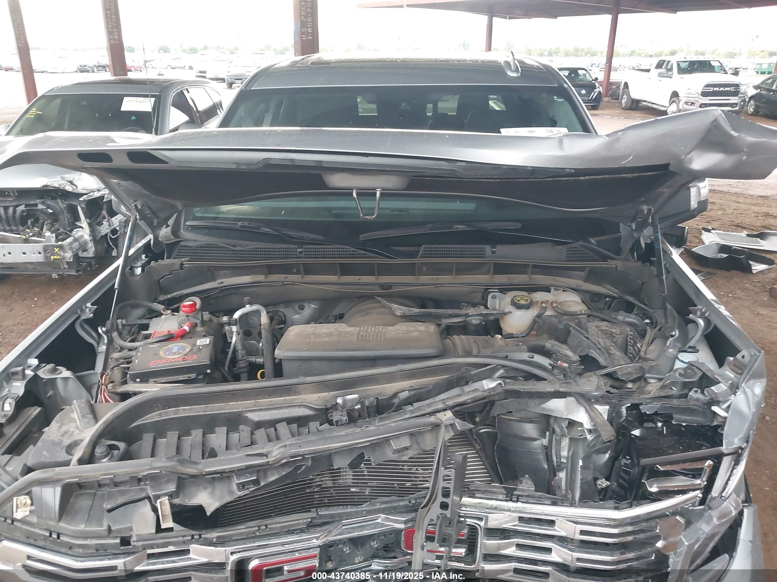 GMC SIERRA image 10