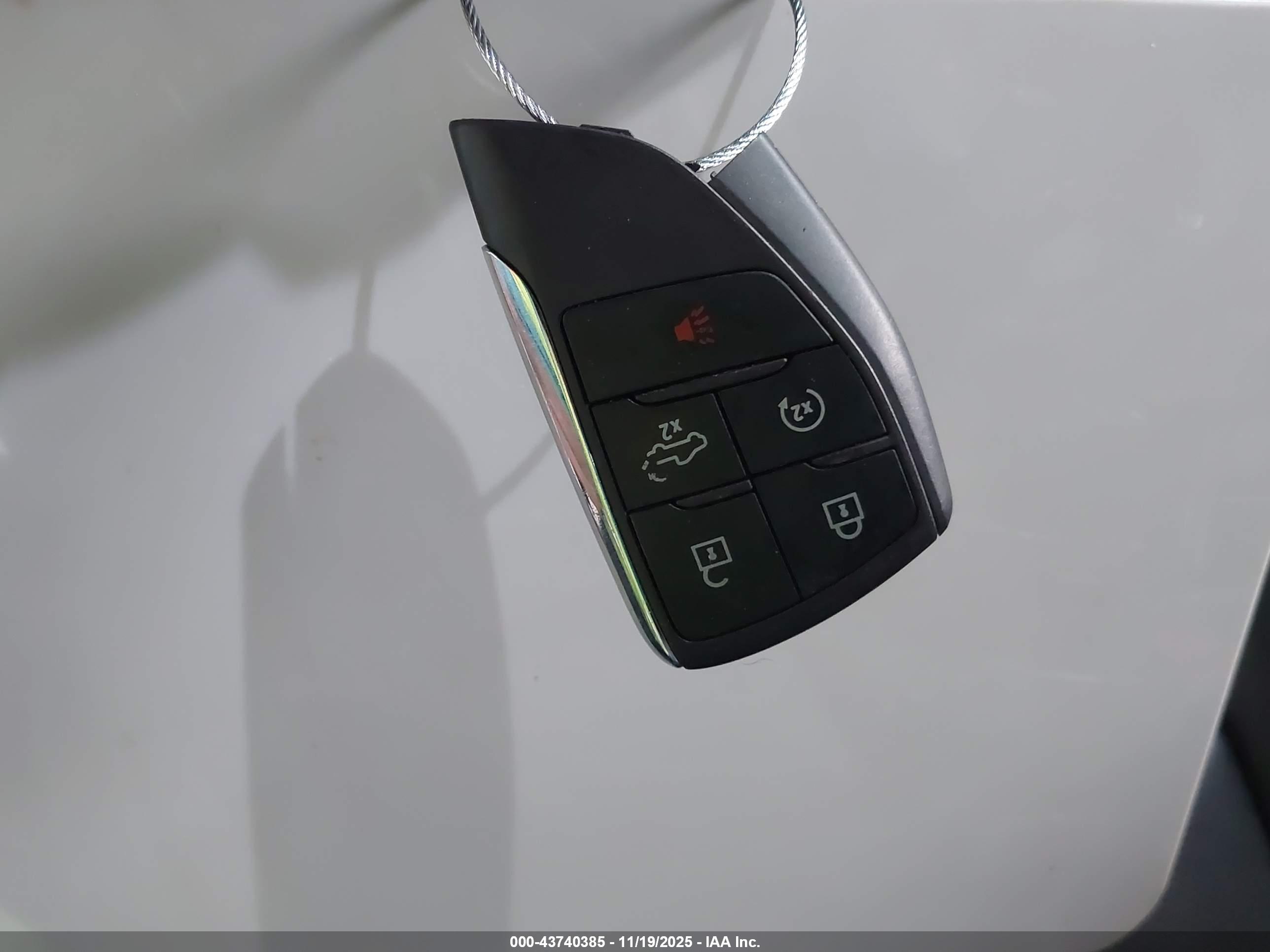 GMC SIERRA image 11