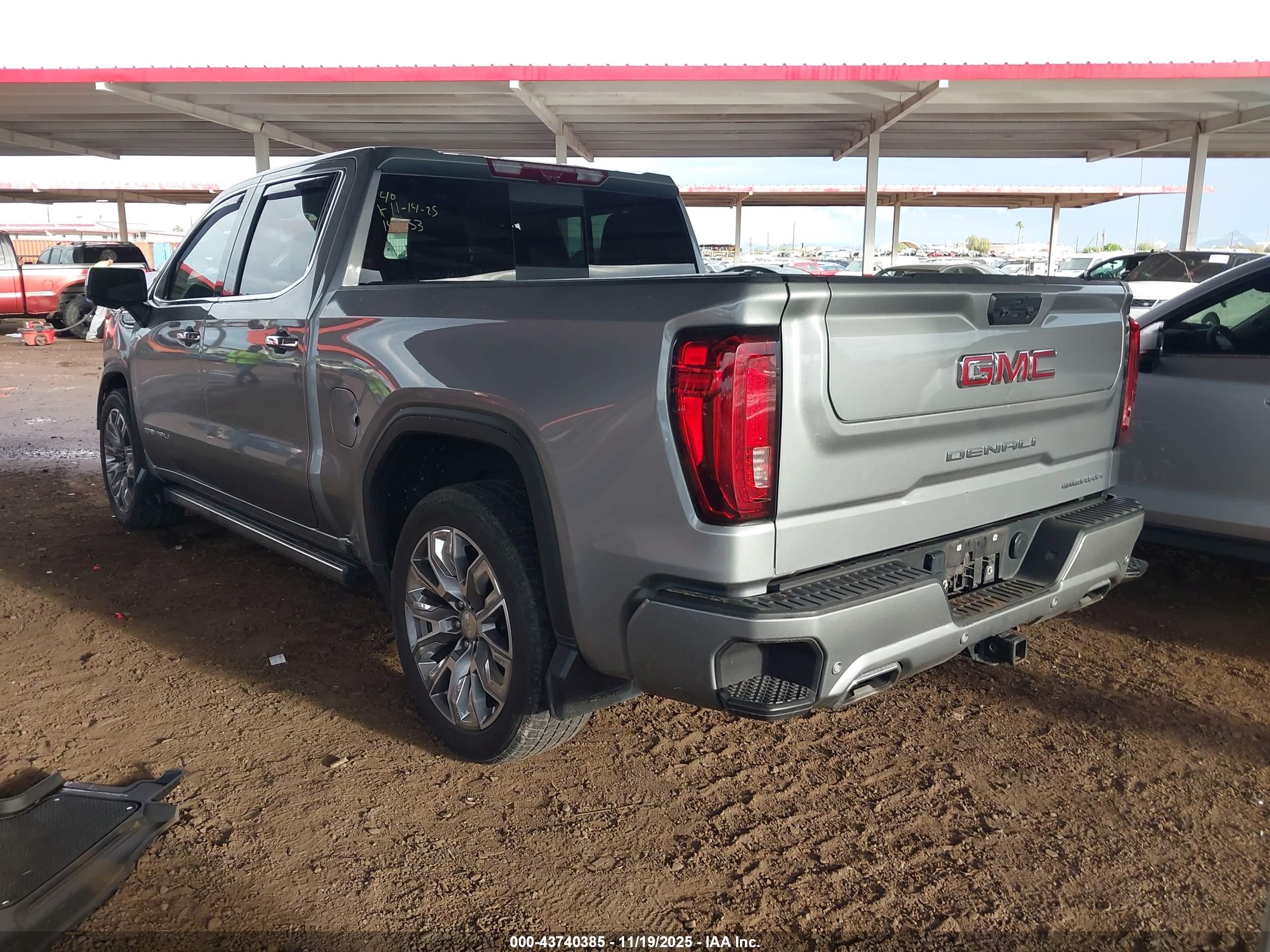GMC SIERRA image 3