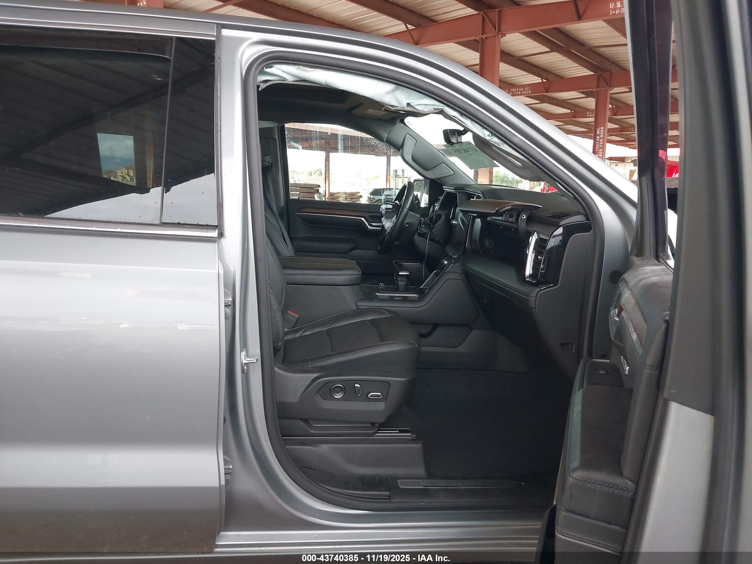 GMC SIERRA image 5