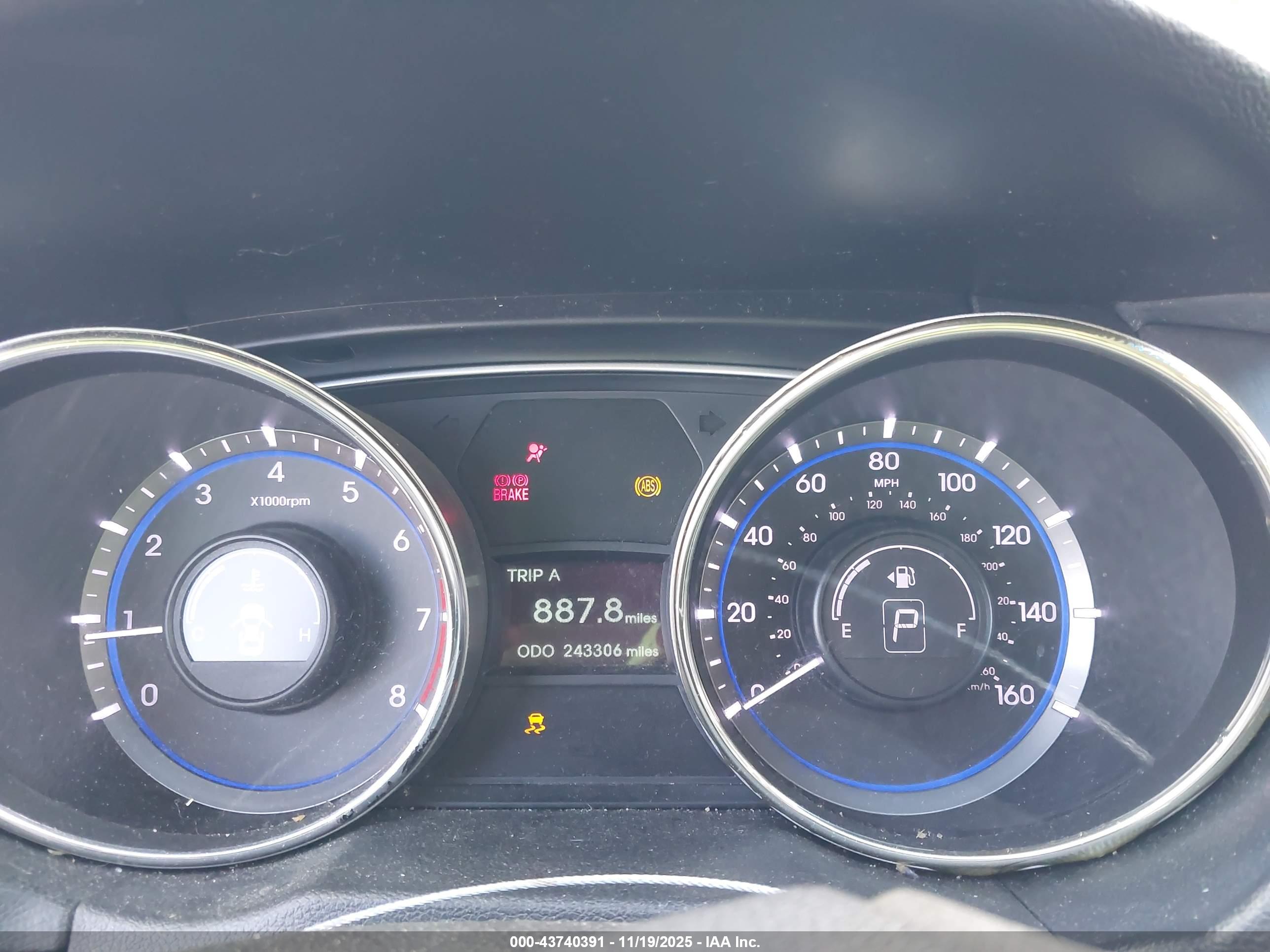 HYUNDAI SONATA image 7