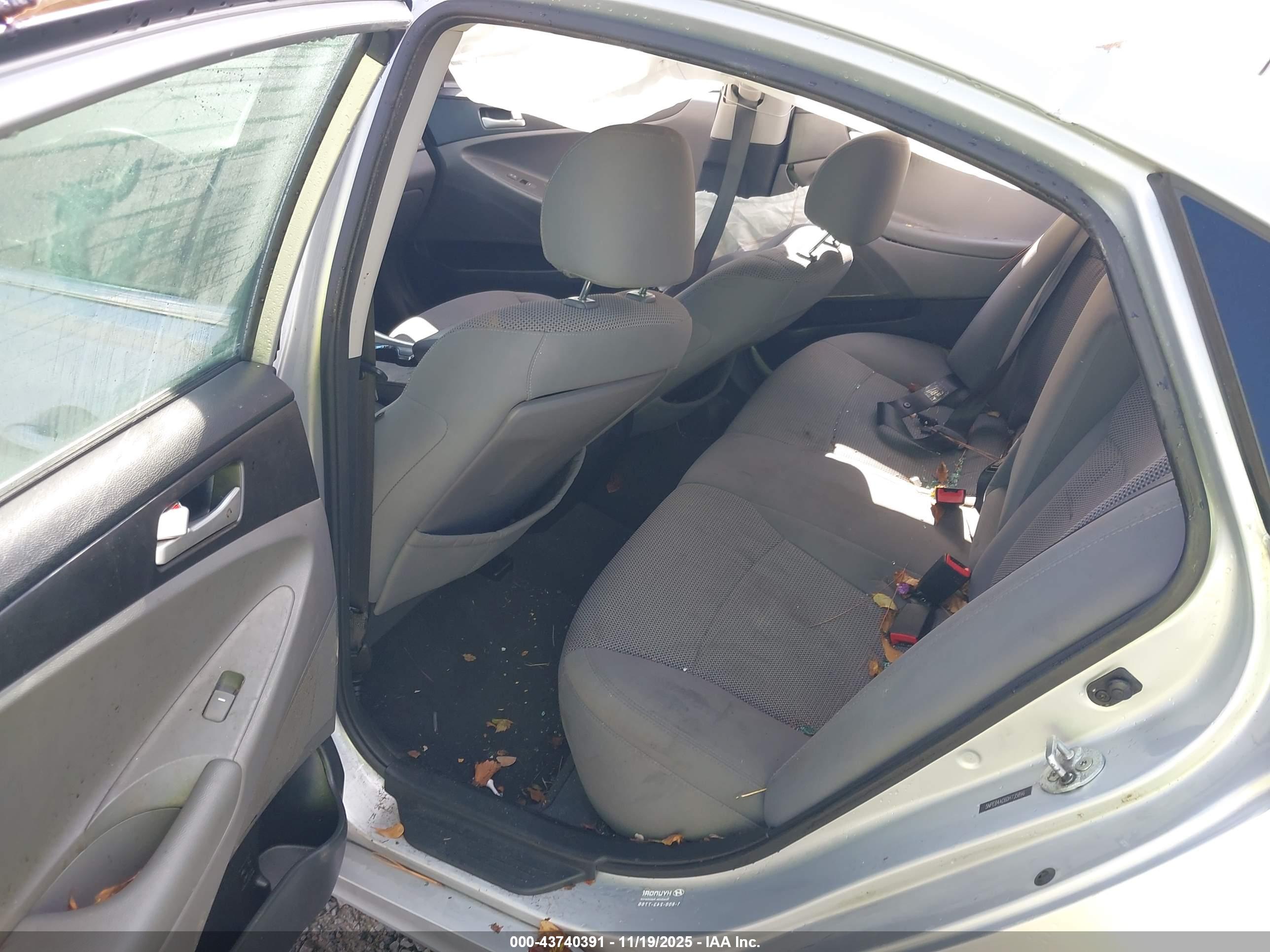 HYUNDAI SONATA image 8