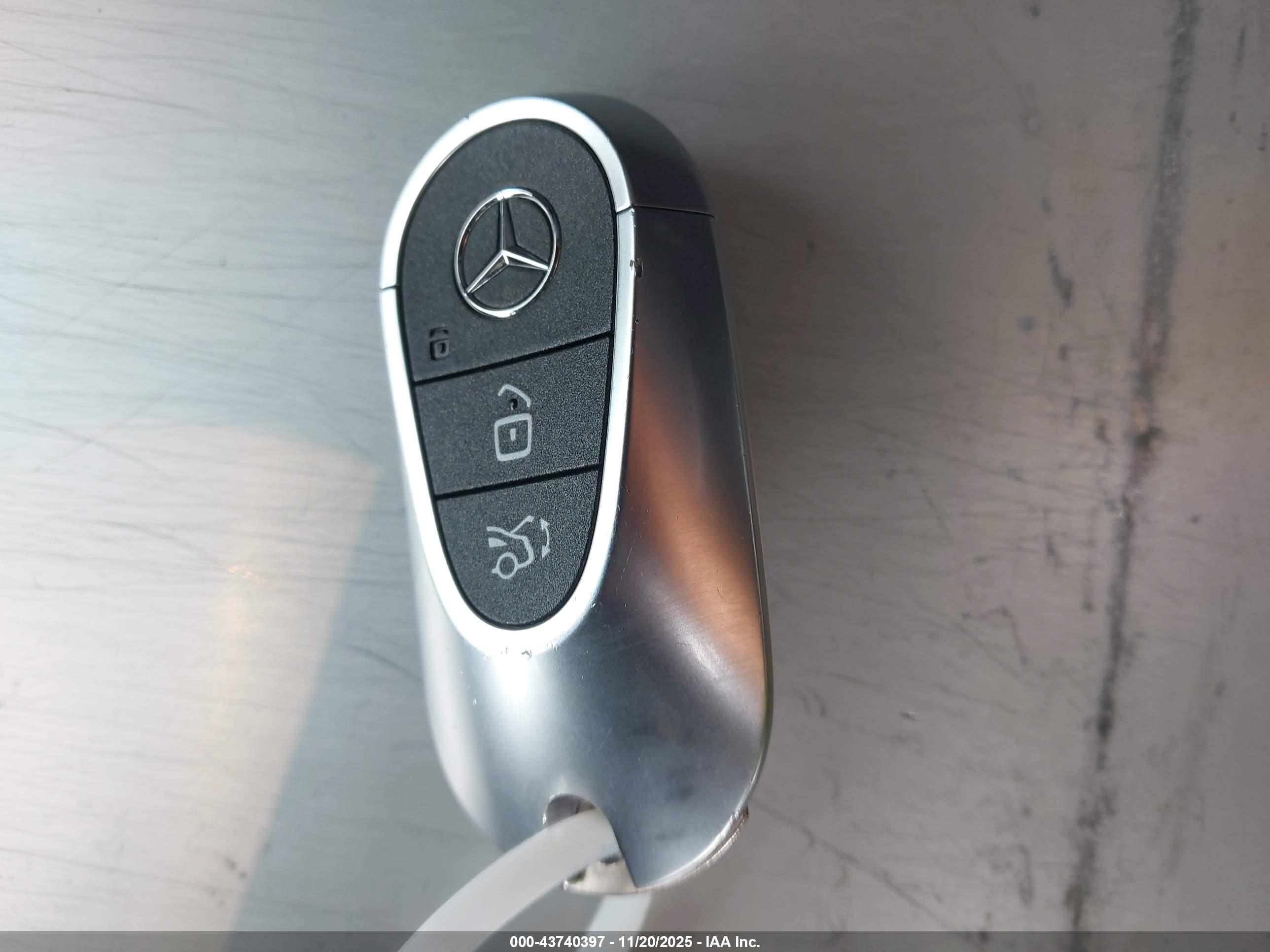 MERCEDES-BENZ EQE image 11
