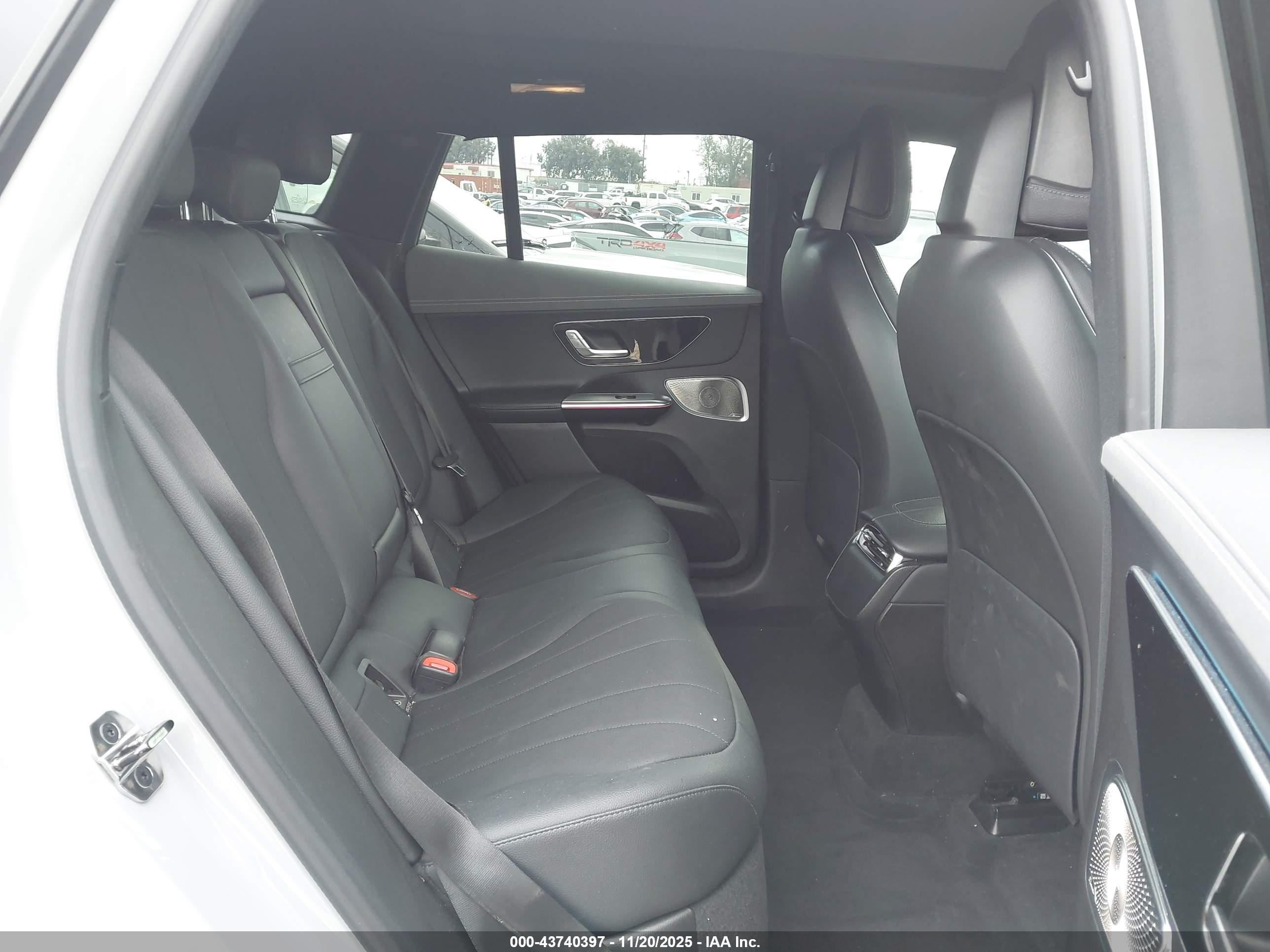 MERCEDES-BENZ EQE image 8