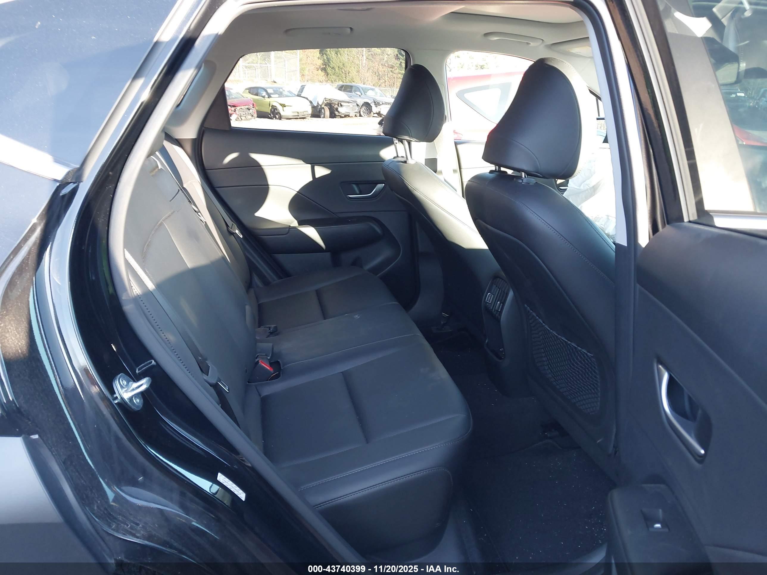 HYUNDAI KONA image 8