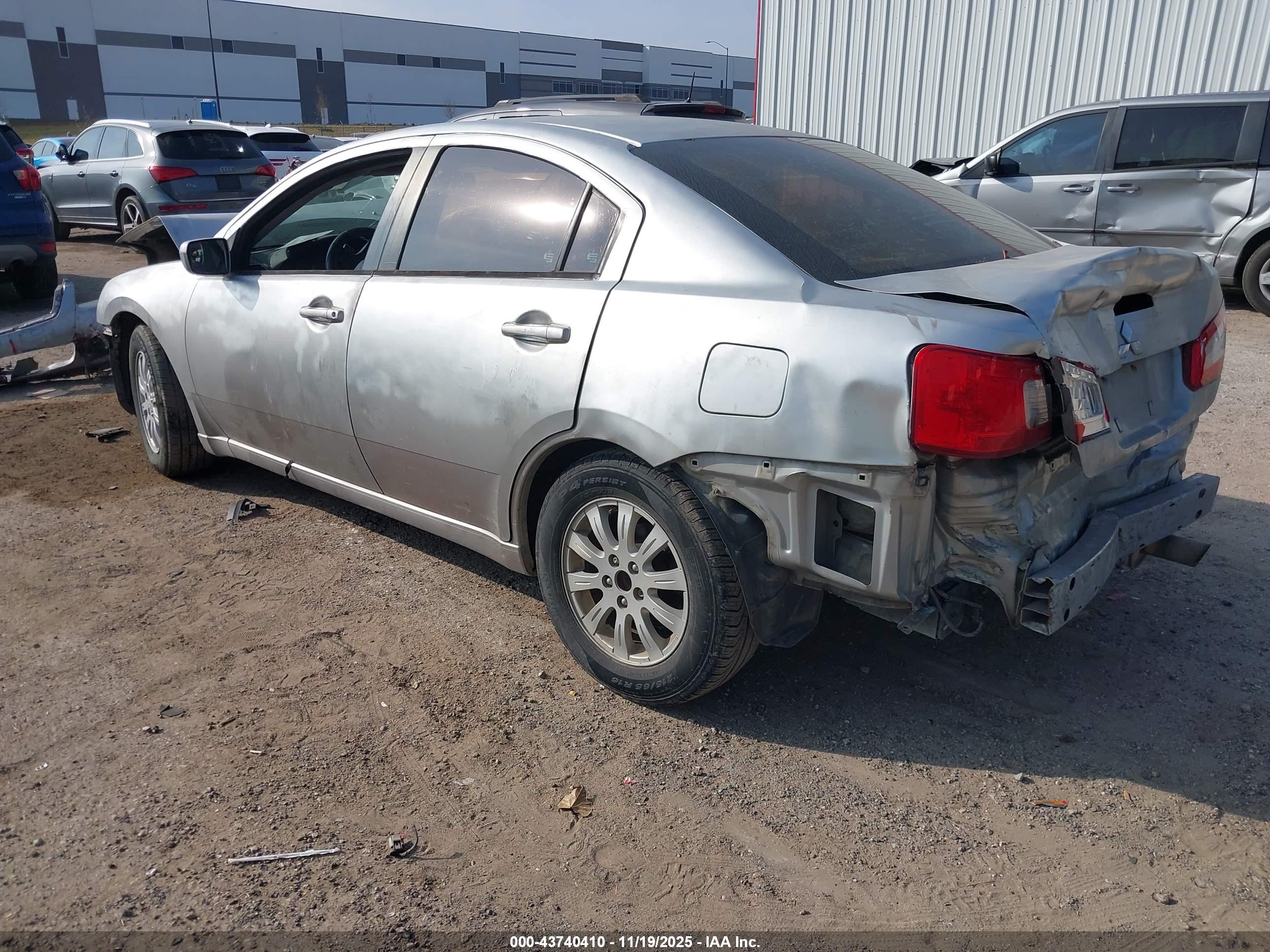 MITSUBISHI GALANT image 3