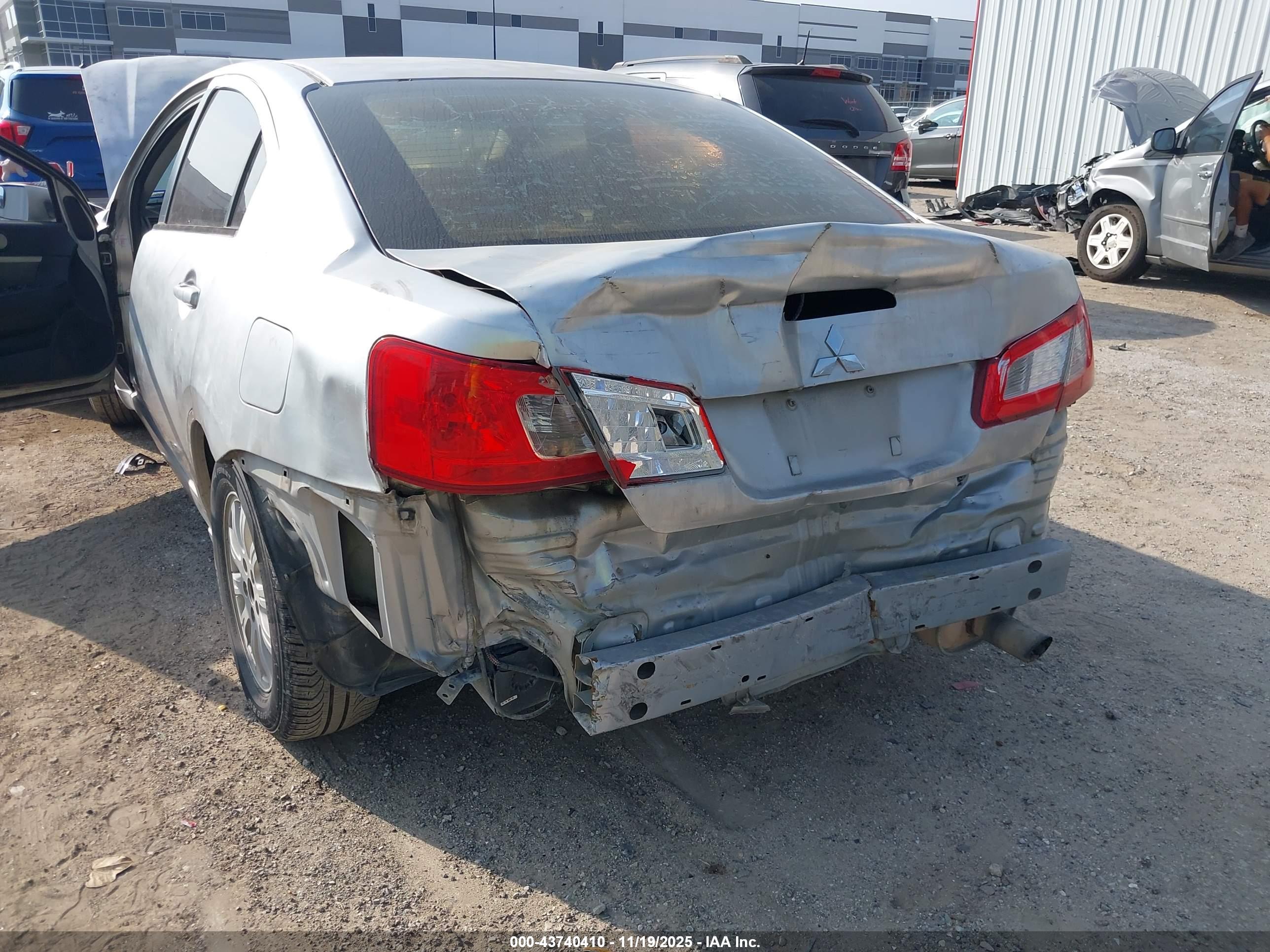 MITSUBISHI GALANT image 6