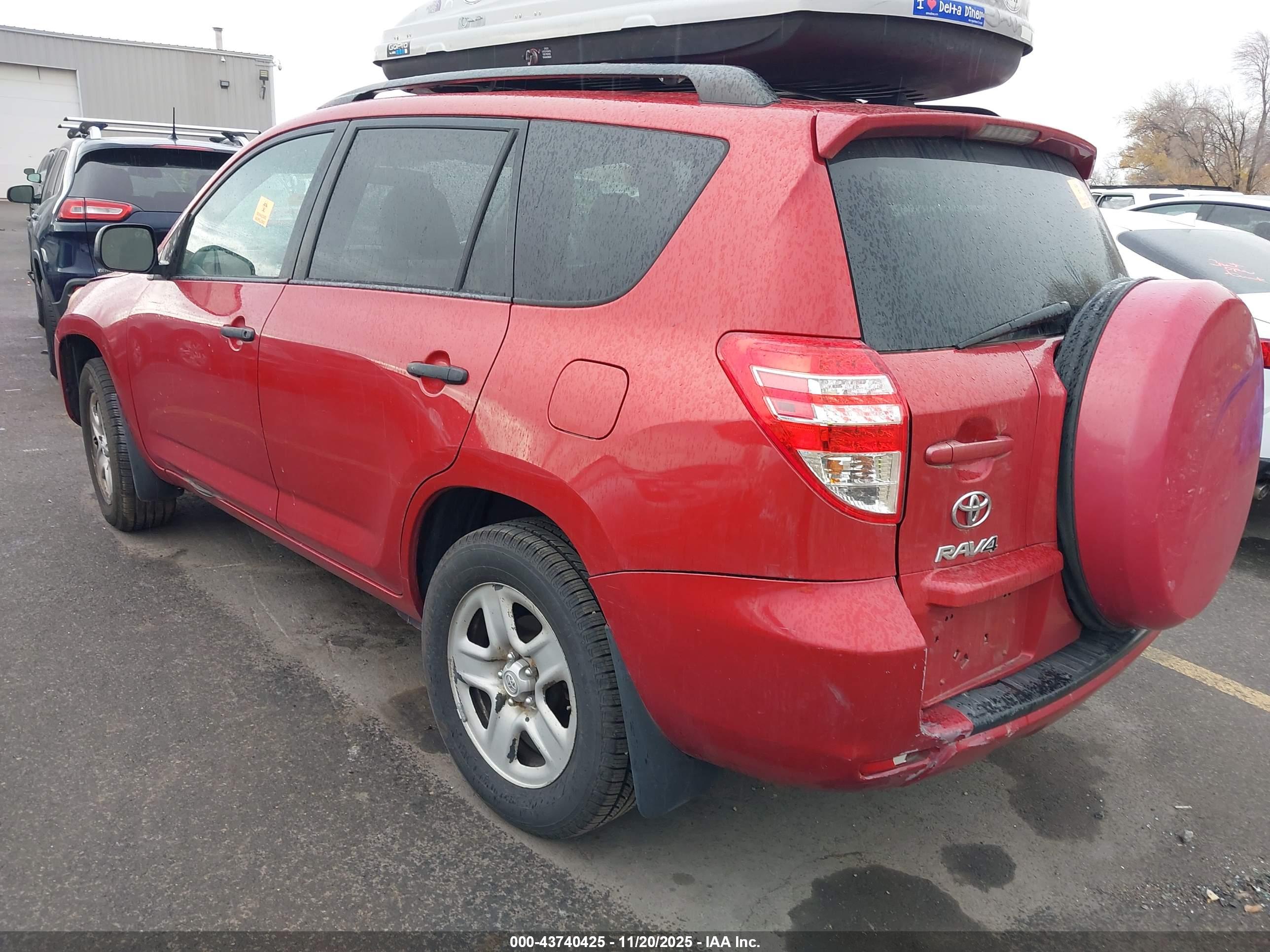 TOYOTA RAV4 image 3