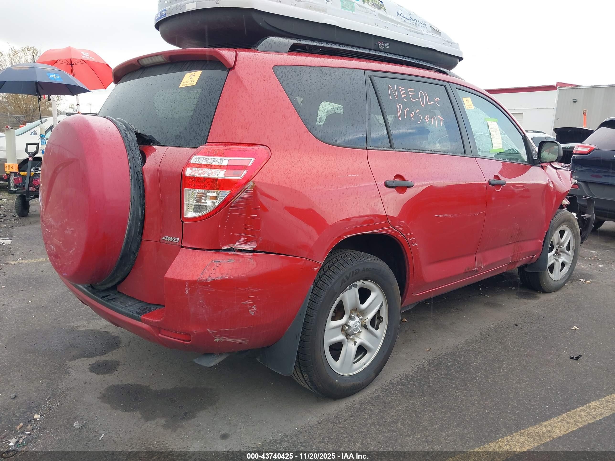 TOYOTA RAV4 image 4