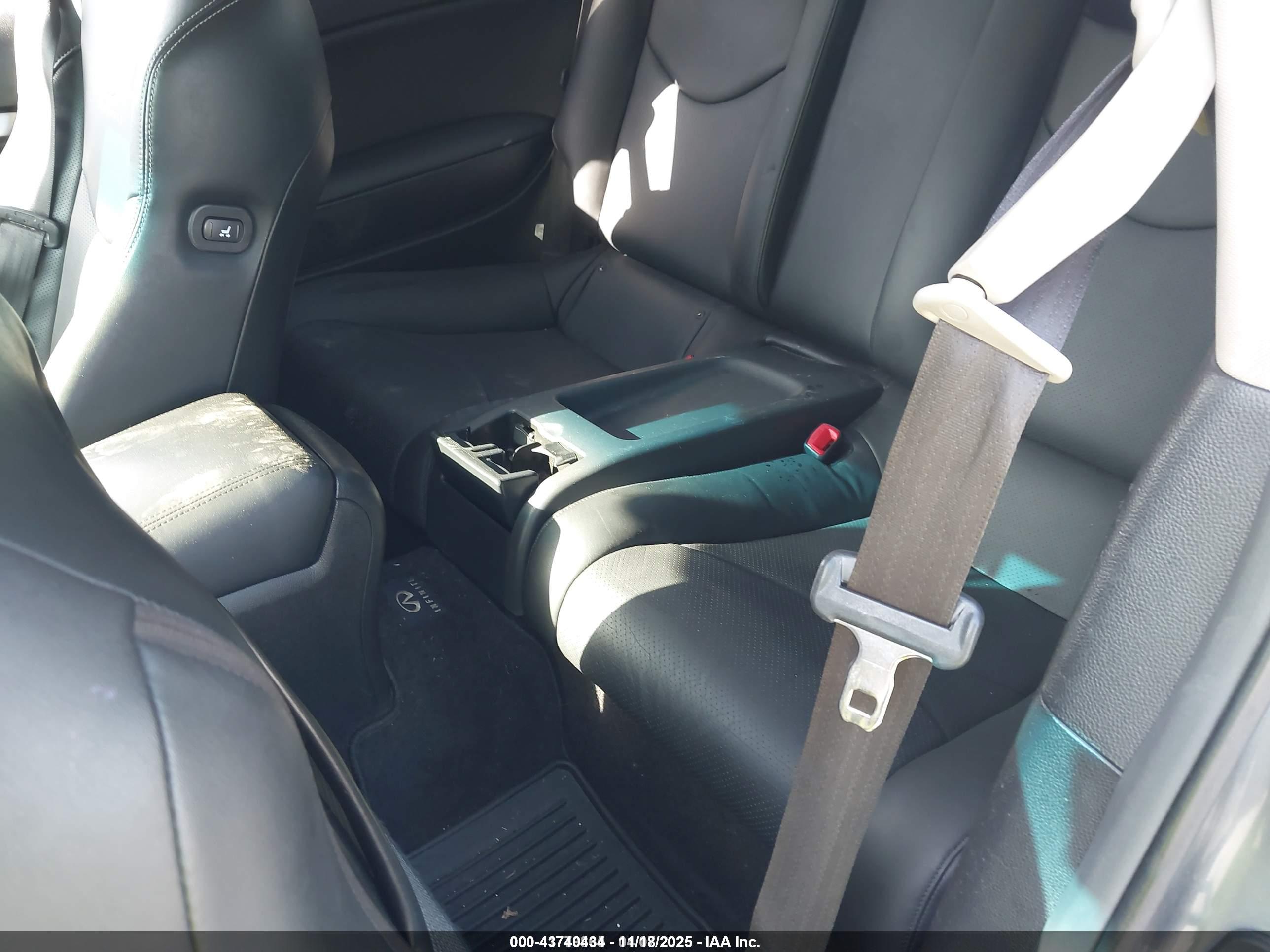 INFINITI G37 image 8