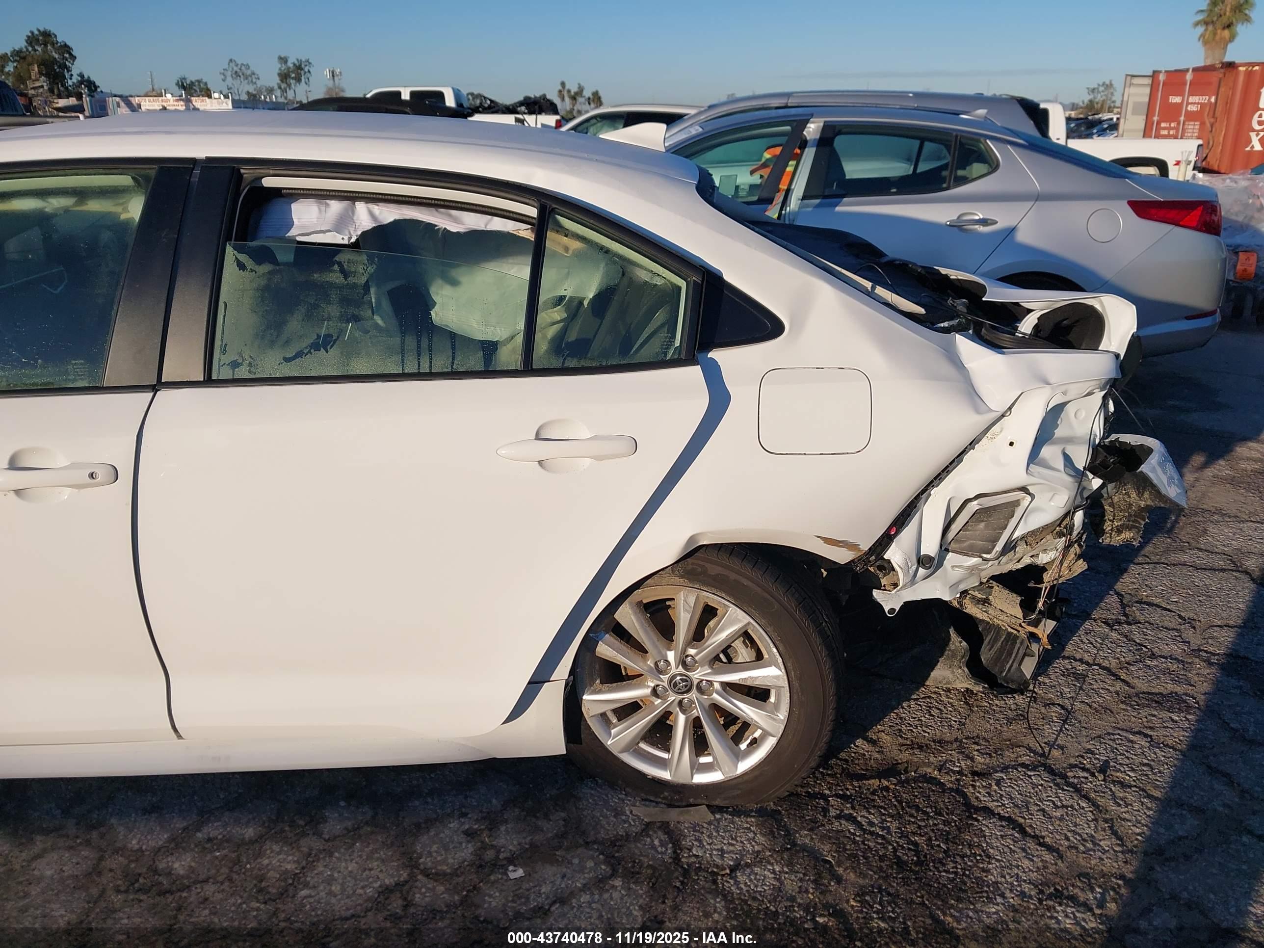 TOYOTA COROLLA image 6