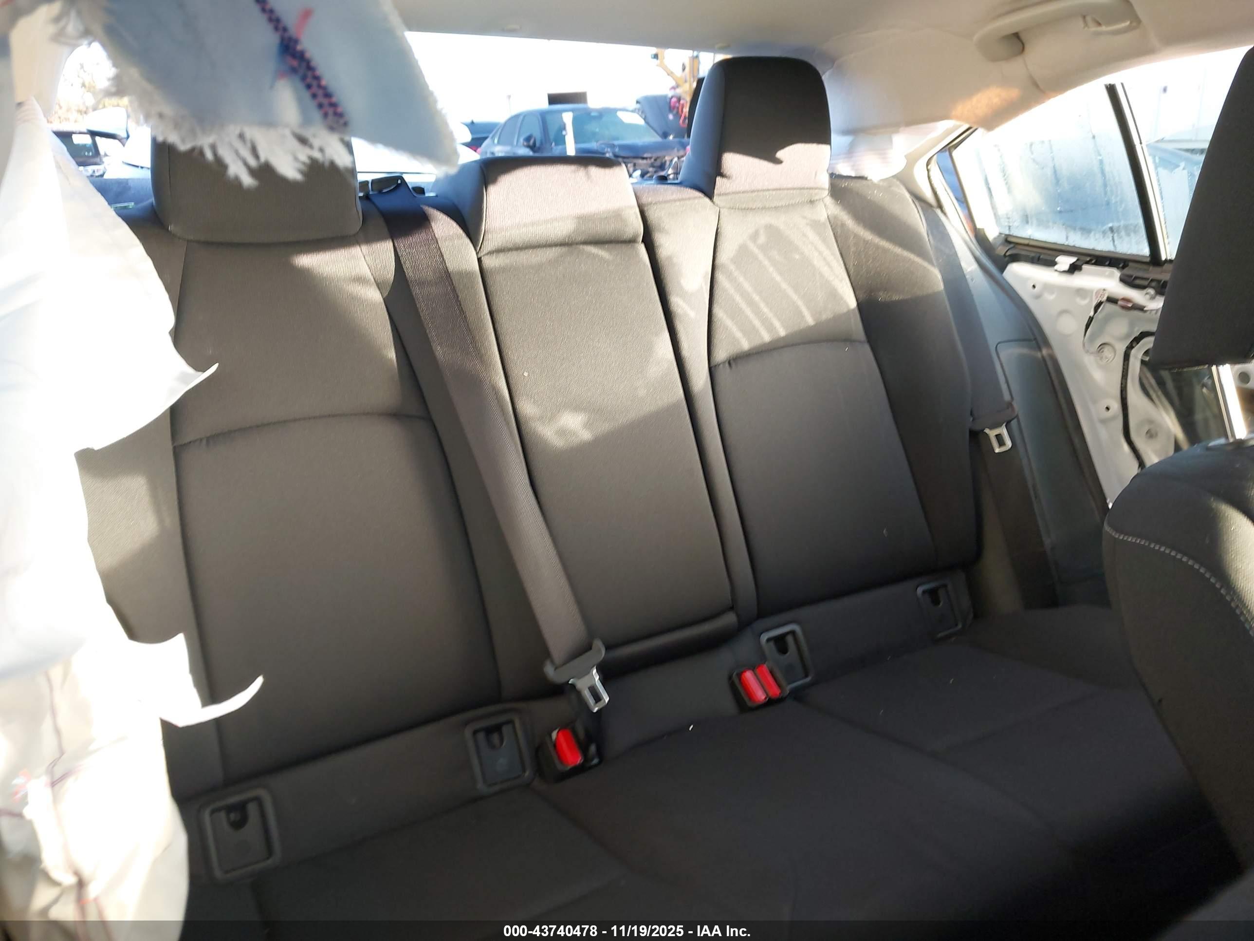 TOYOTA COROLLA image 8