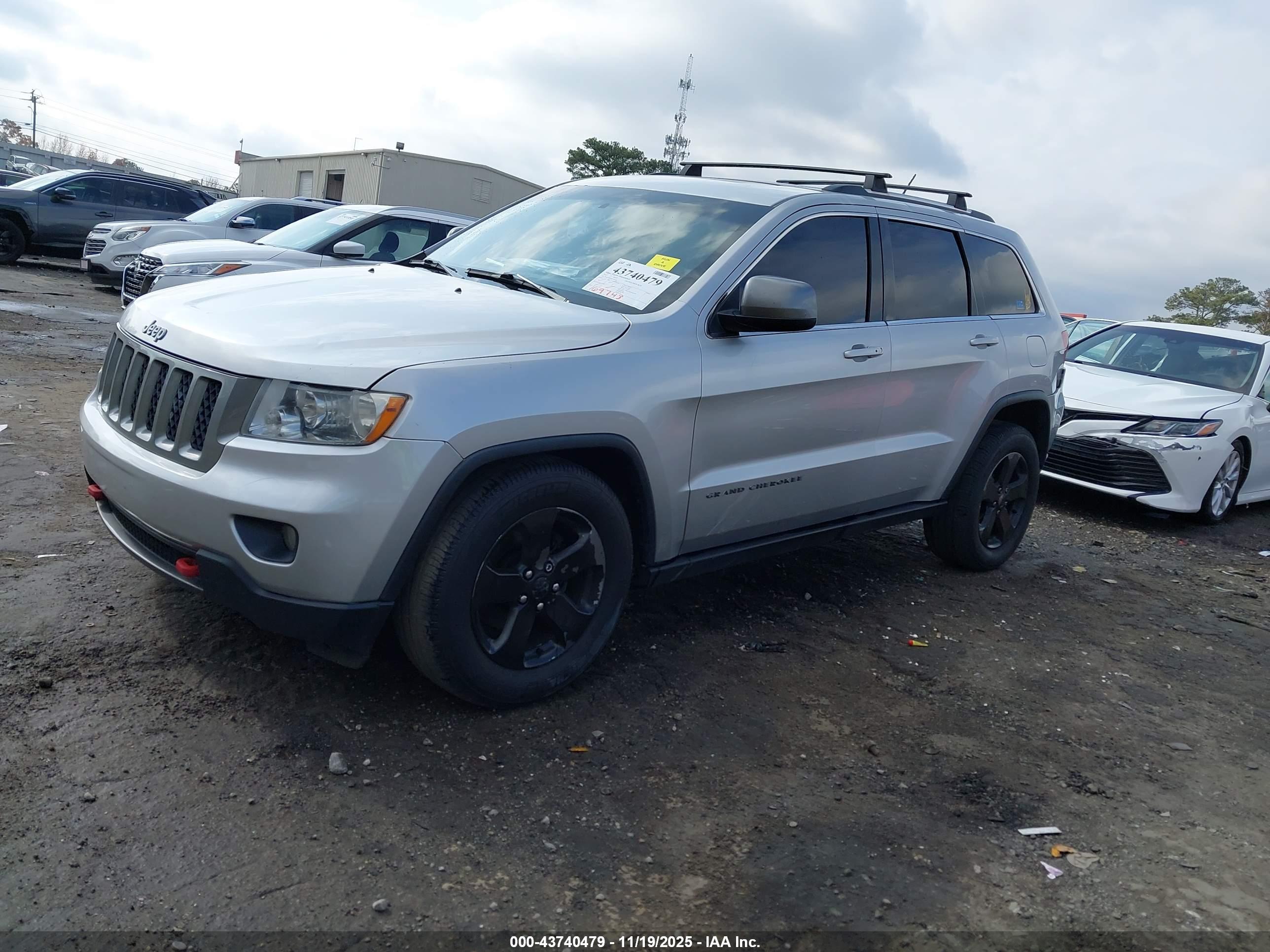 JEEP GRAND image 2