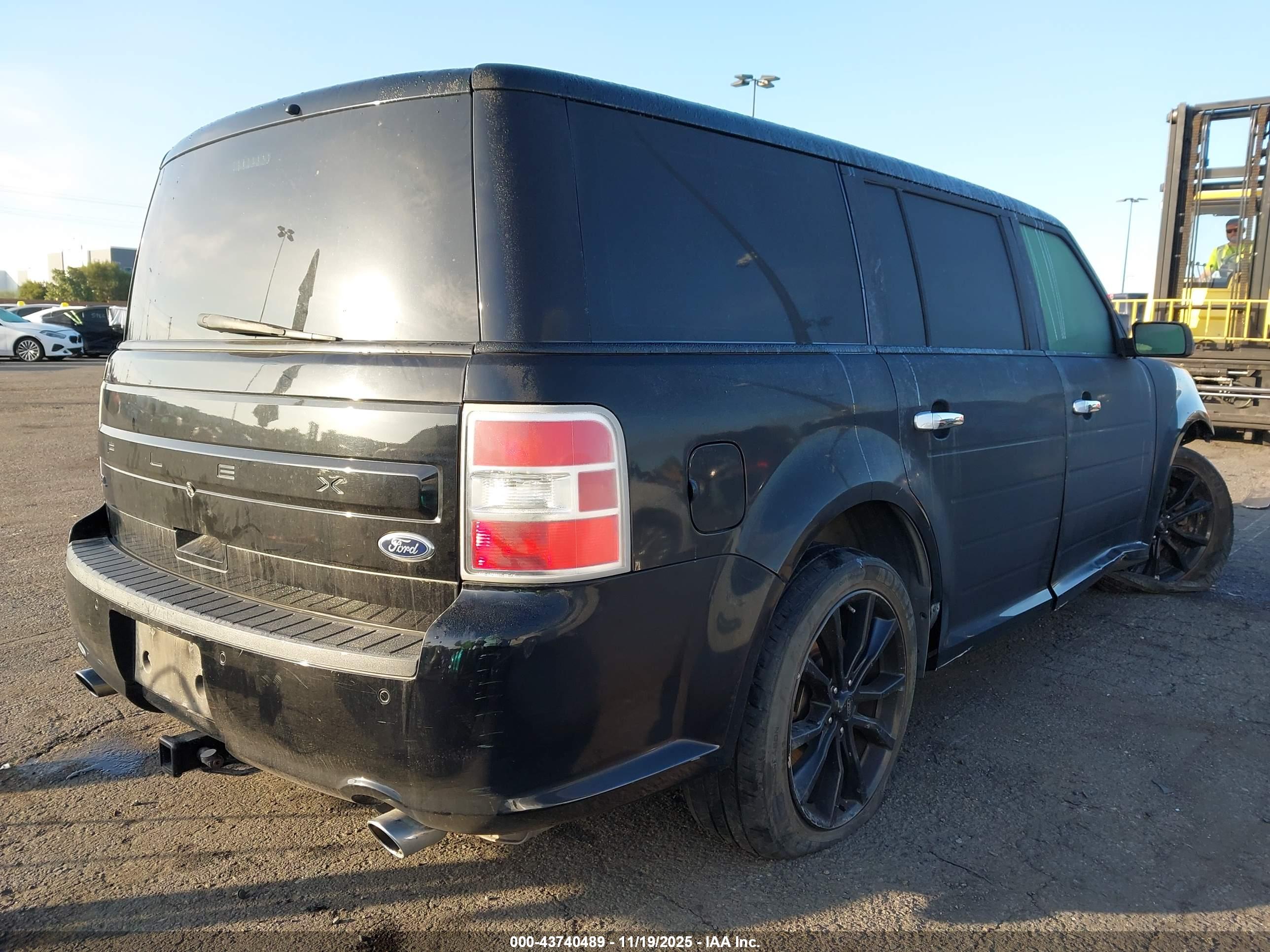 FORD FLEX image 4