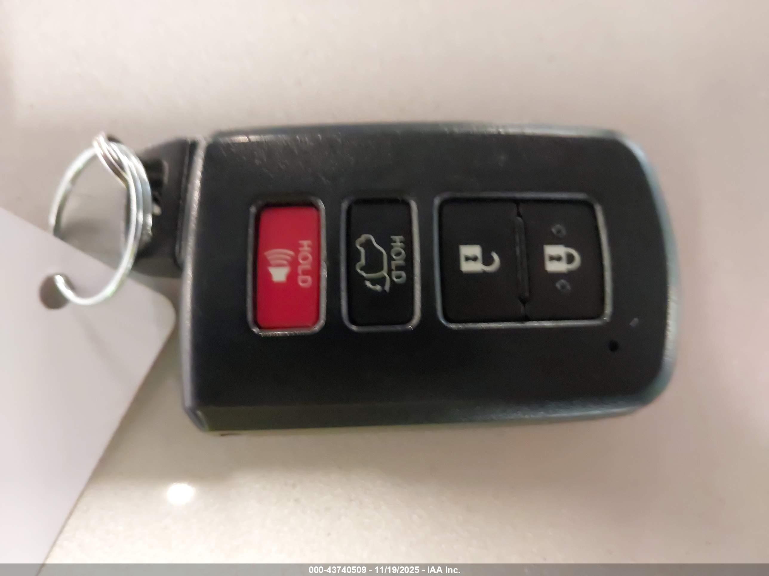TOYOTA RAV4 image 11