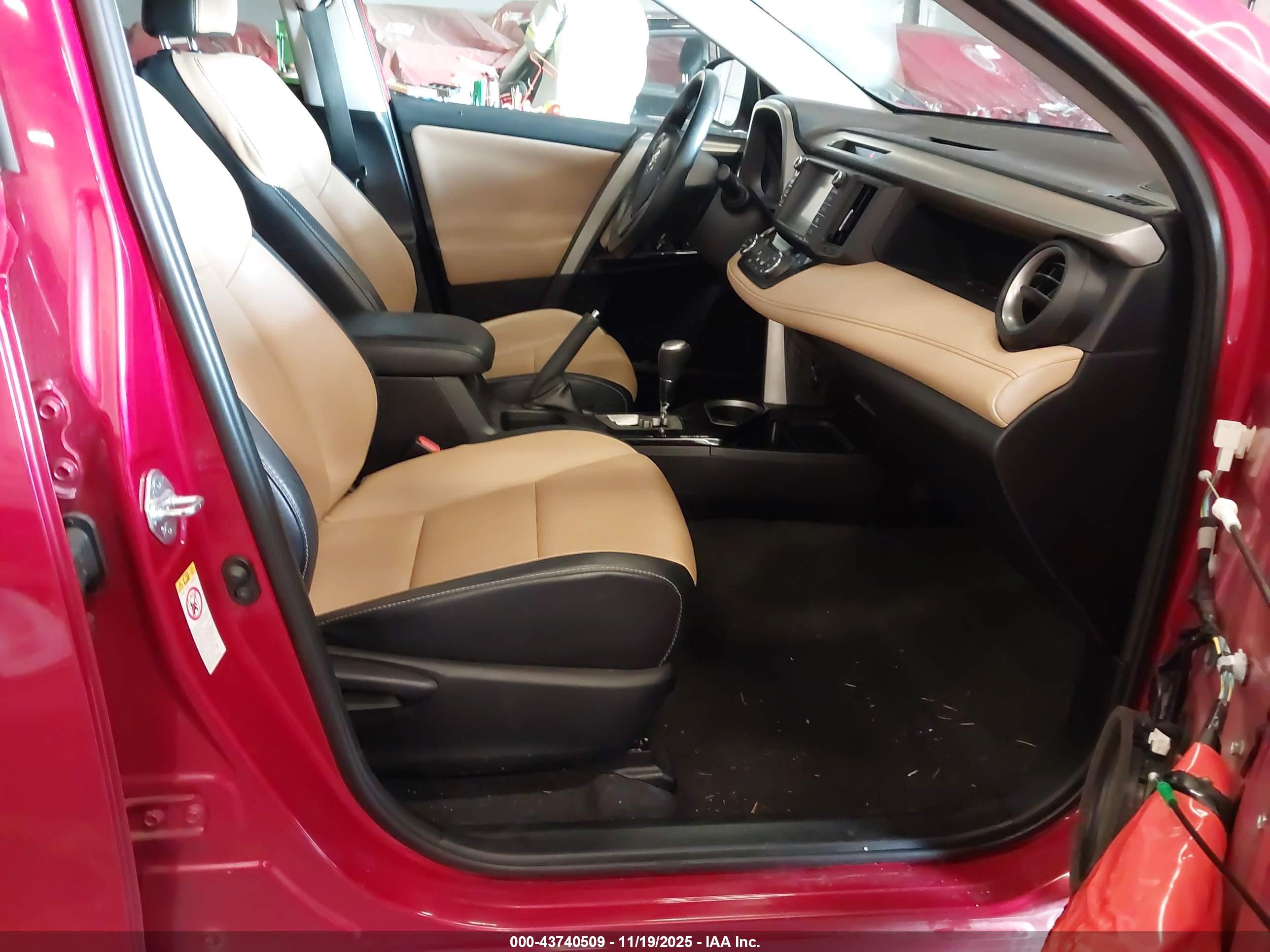TOYOTA RAV4 image 5