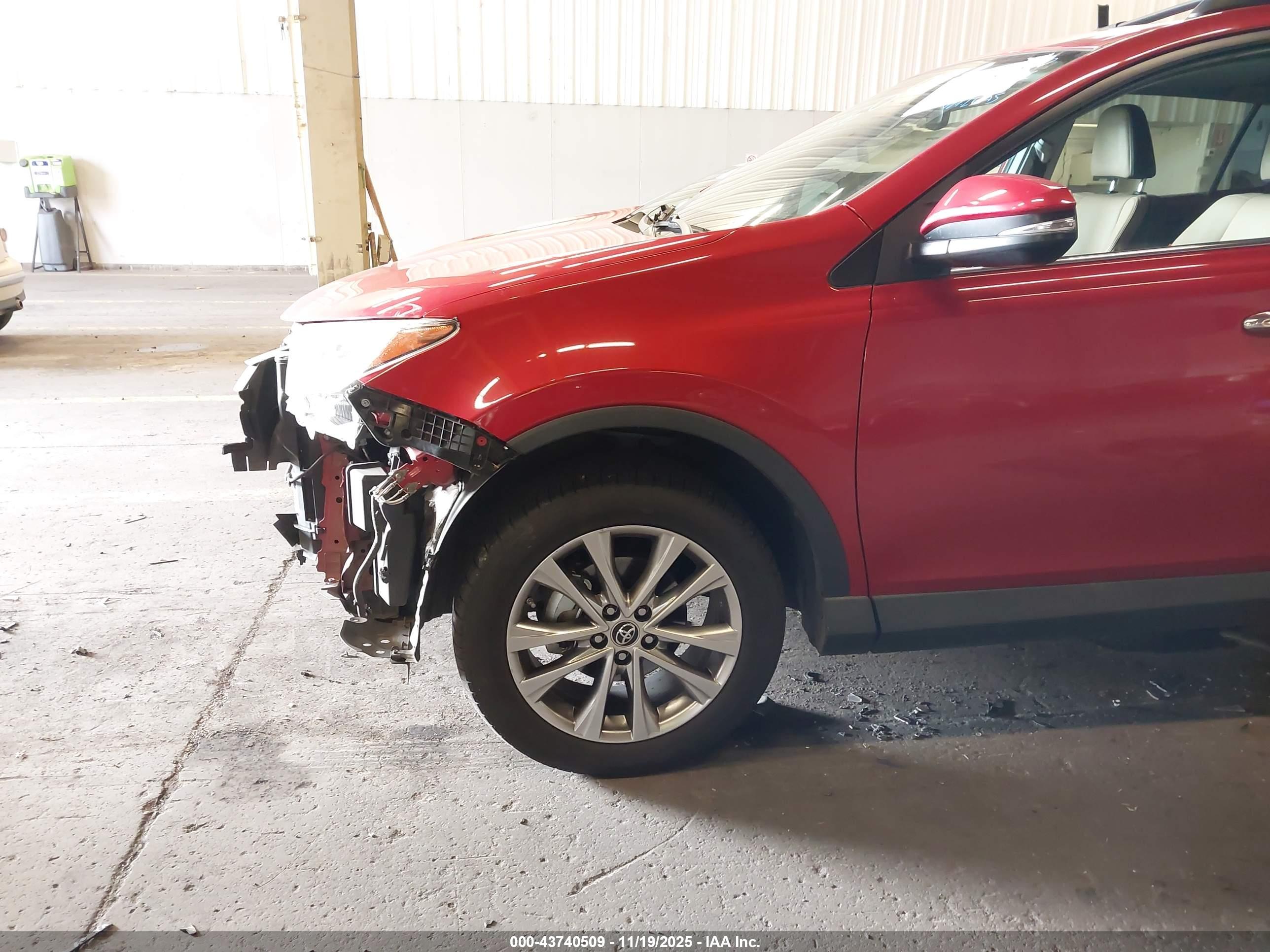 TOYOTA RAV4 image 6