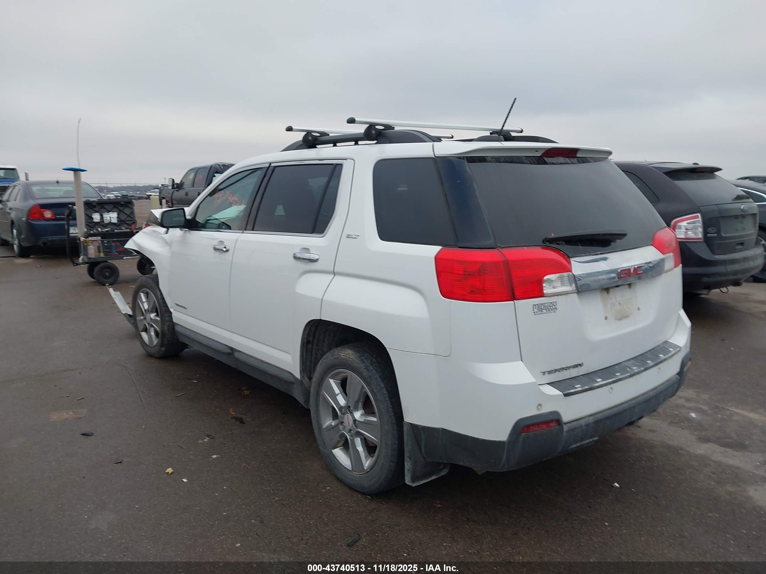 GMC TERRAIN image 3