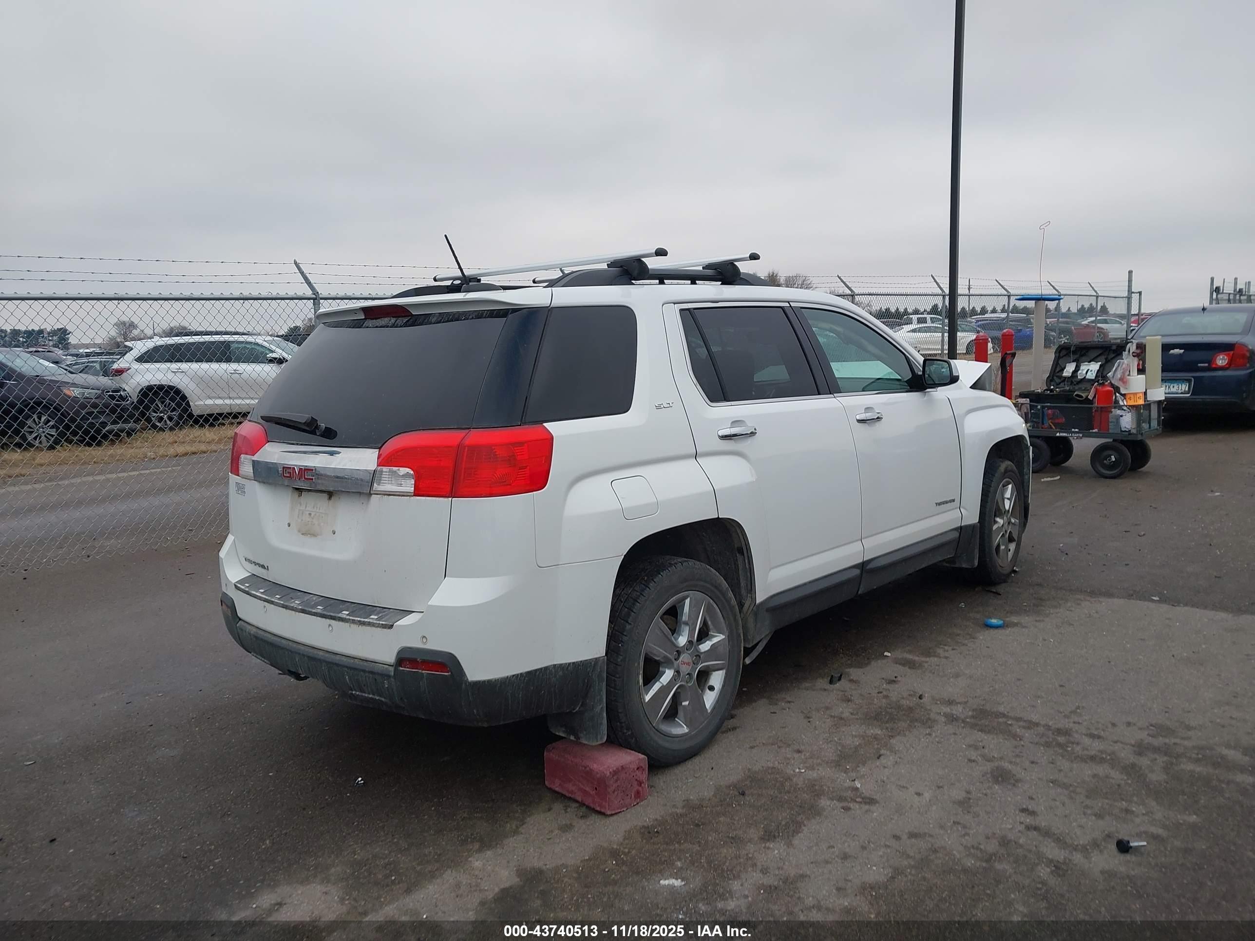 GMC TERRAIN image 4