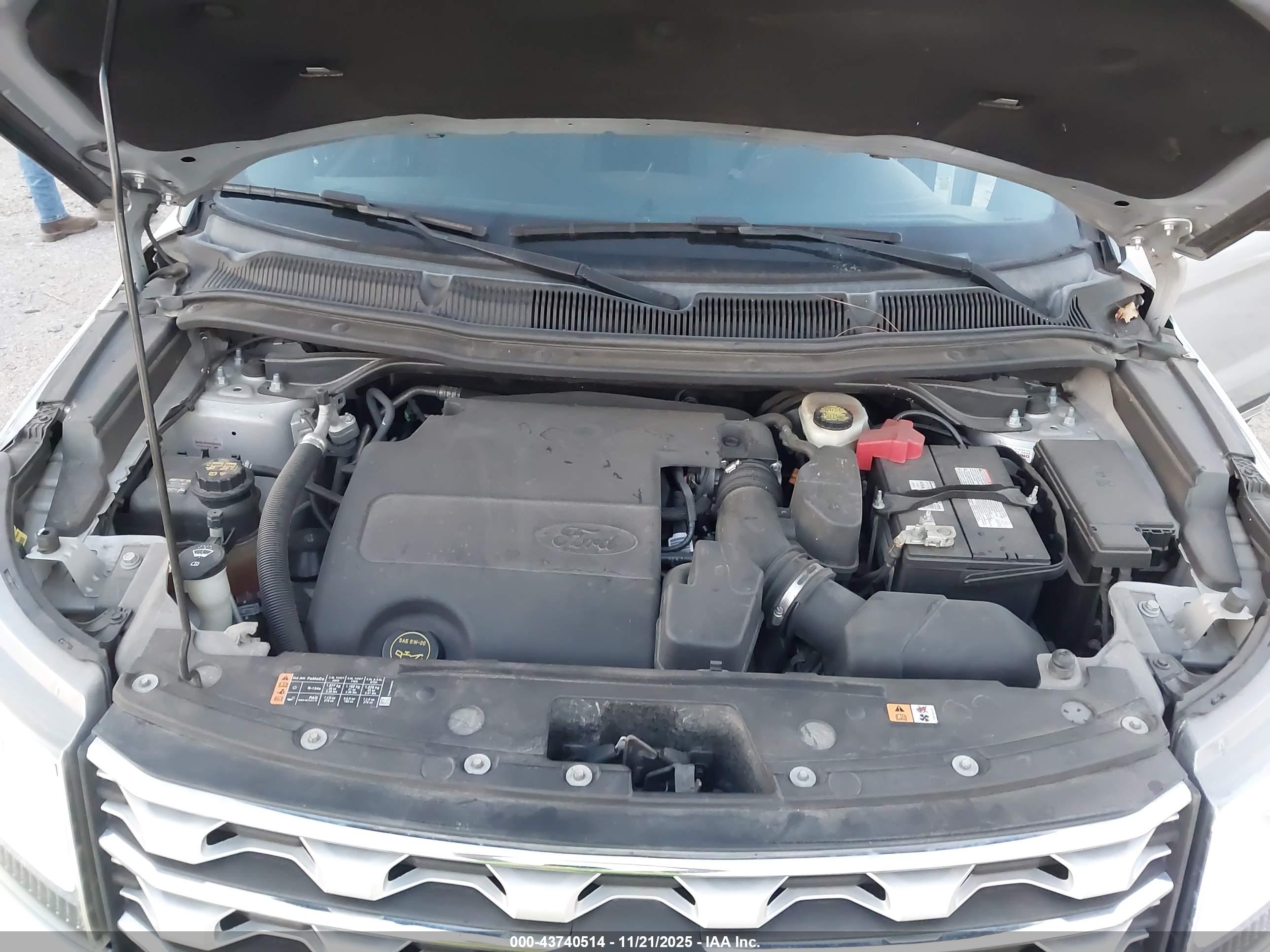 FORD EXPLORER image 10