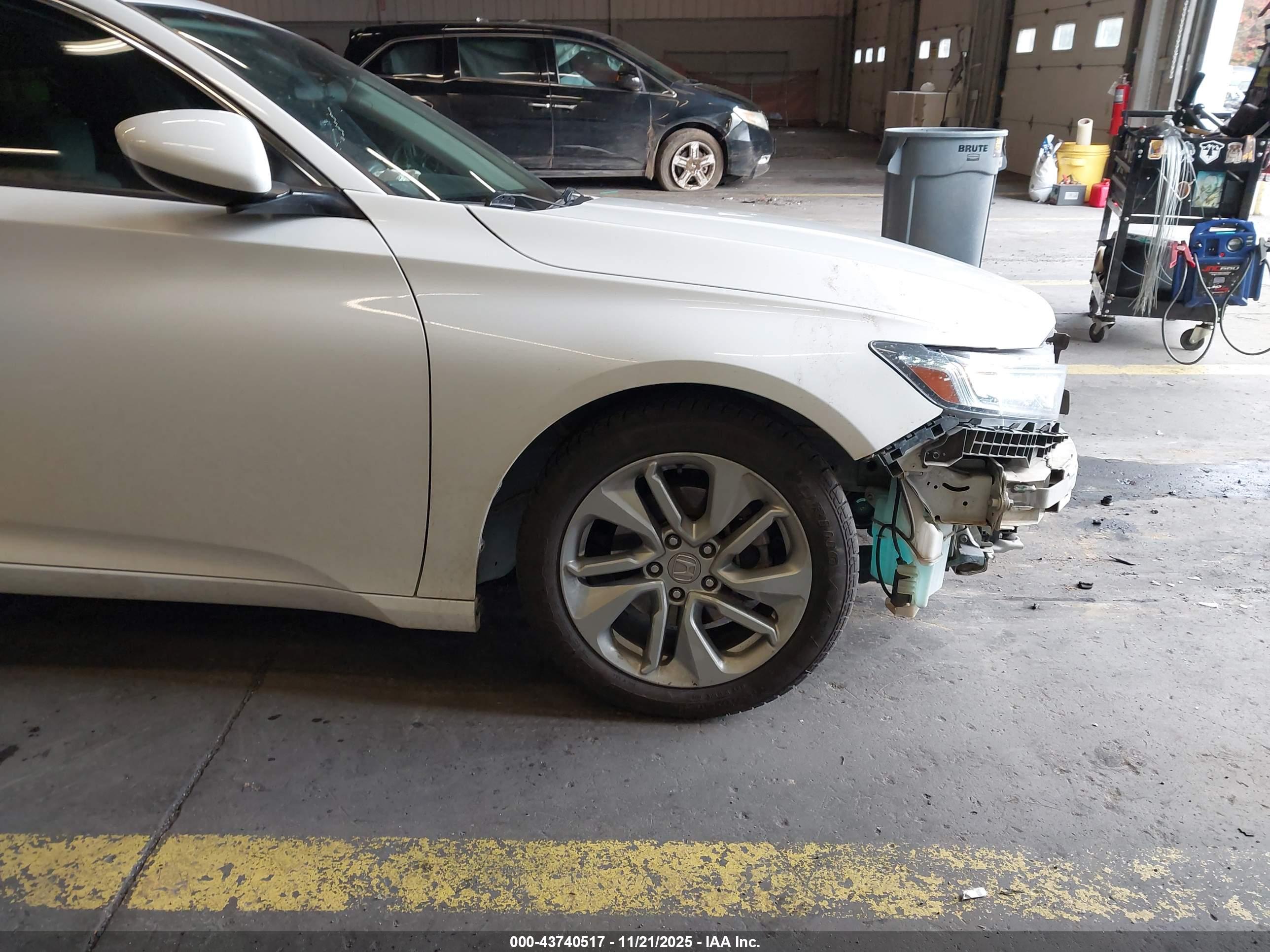 HONDA ACCORD image 6