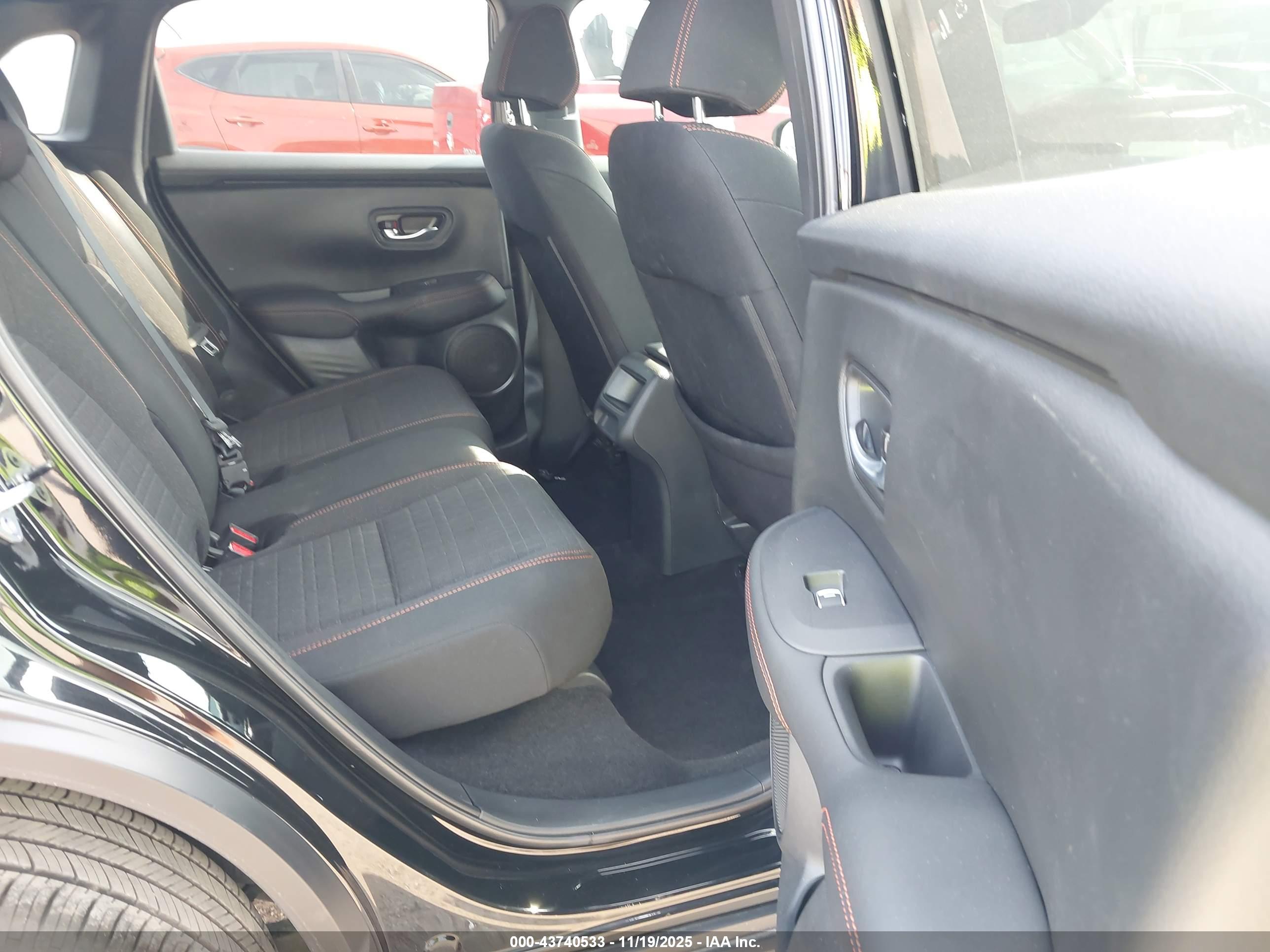 HONDA HR-V image 8