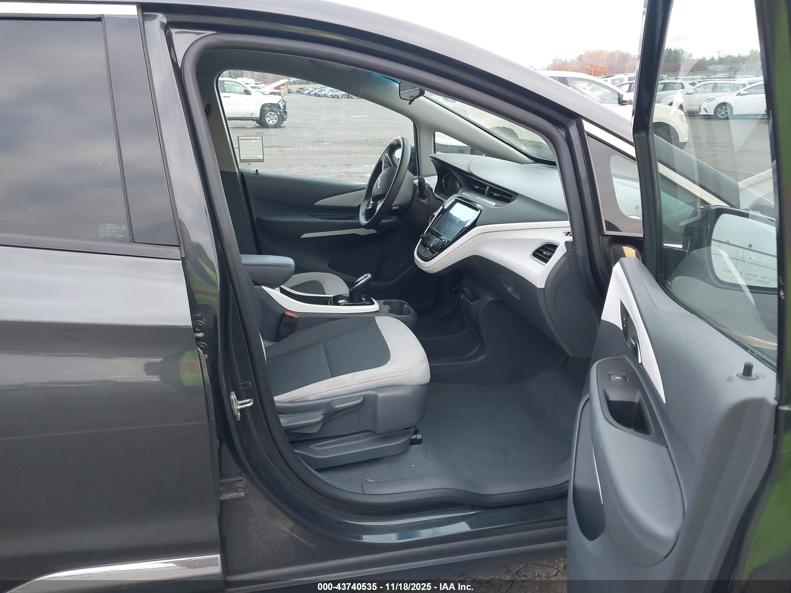 CHEVROLET BOLT image 5