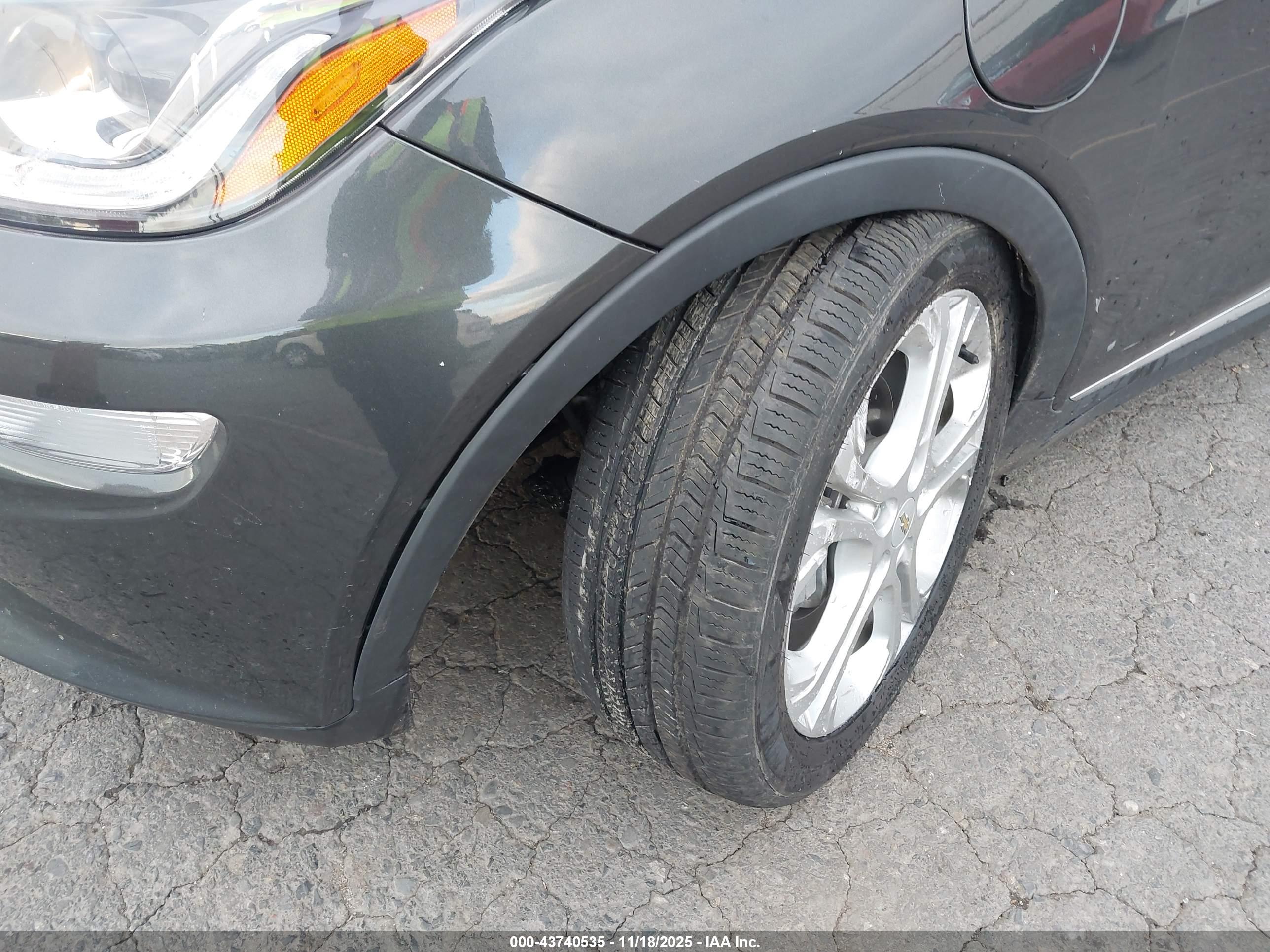 CHEVROLET BOLT image 6