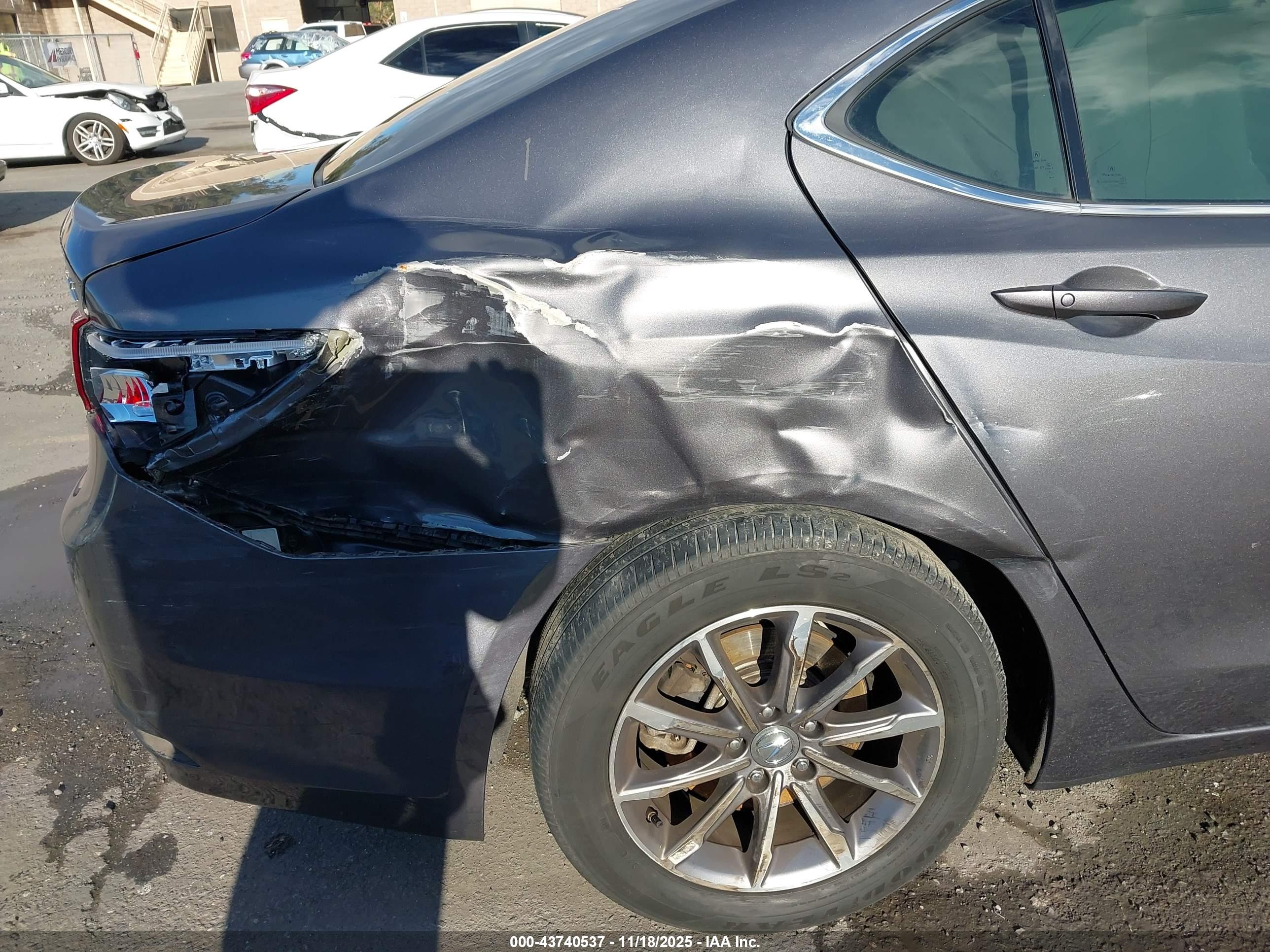 ACURA TLX image 6