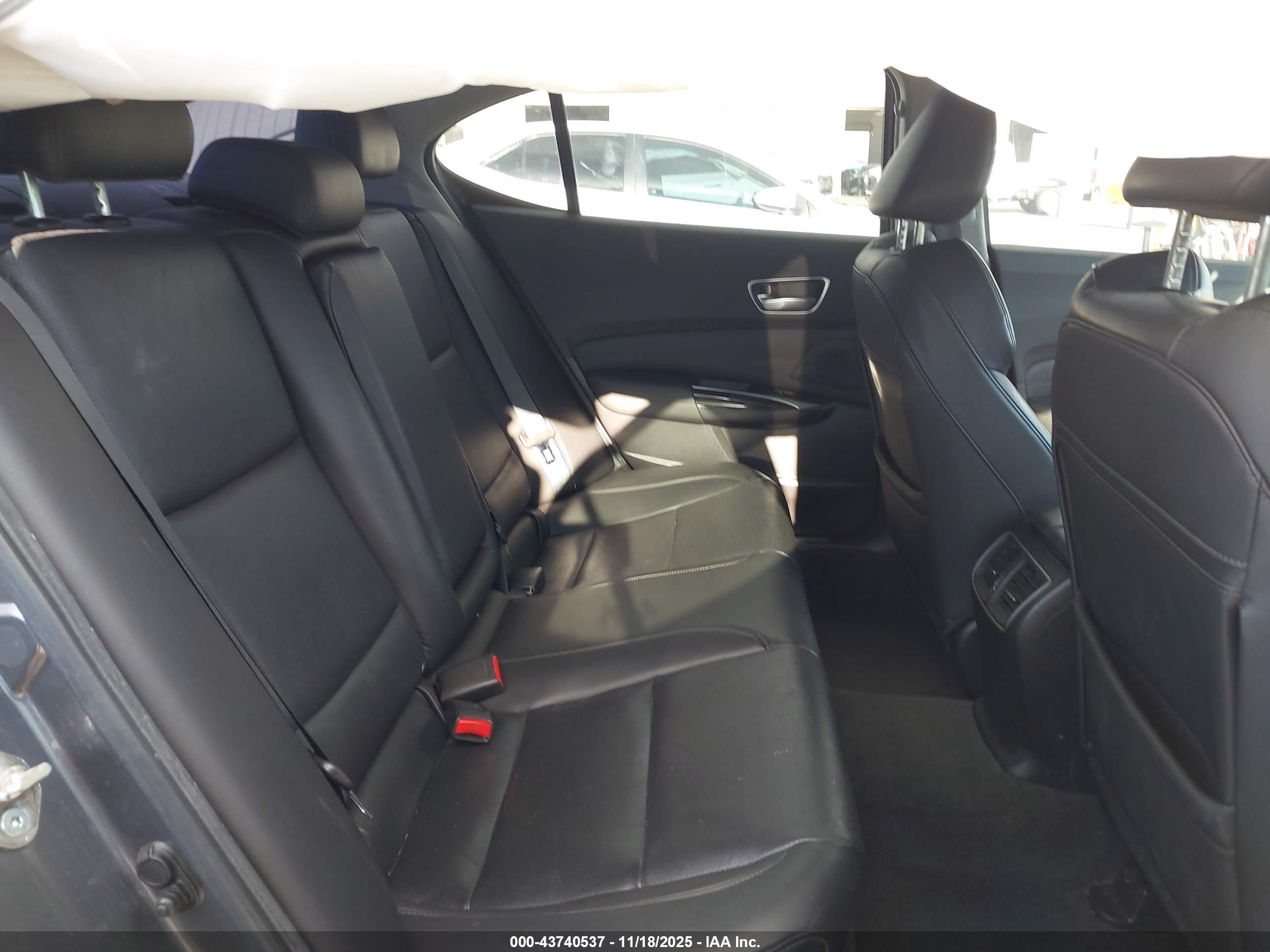 ACURA TLX image 8