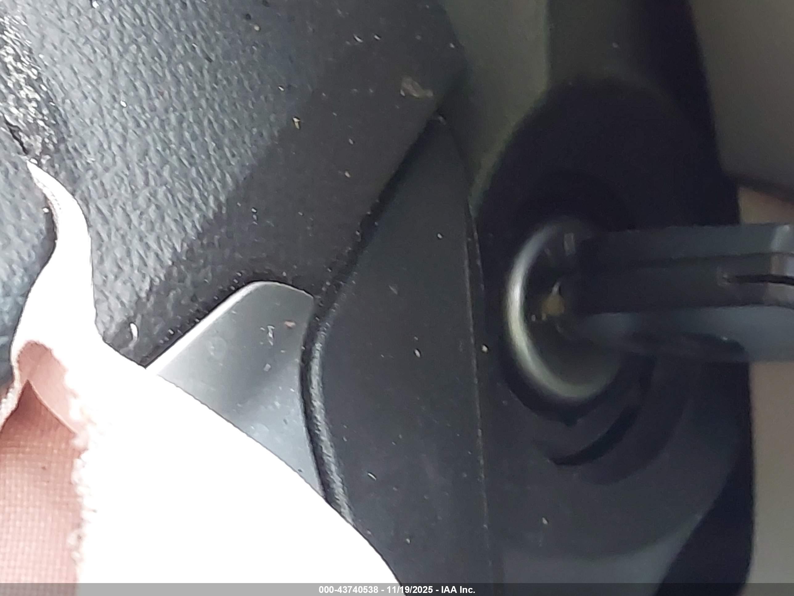 FORD C-MAX image 11