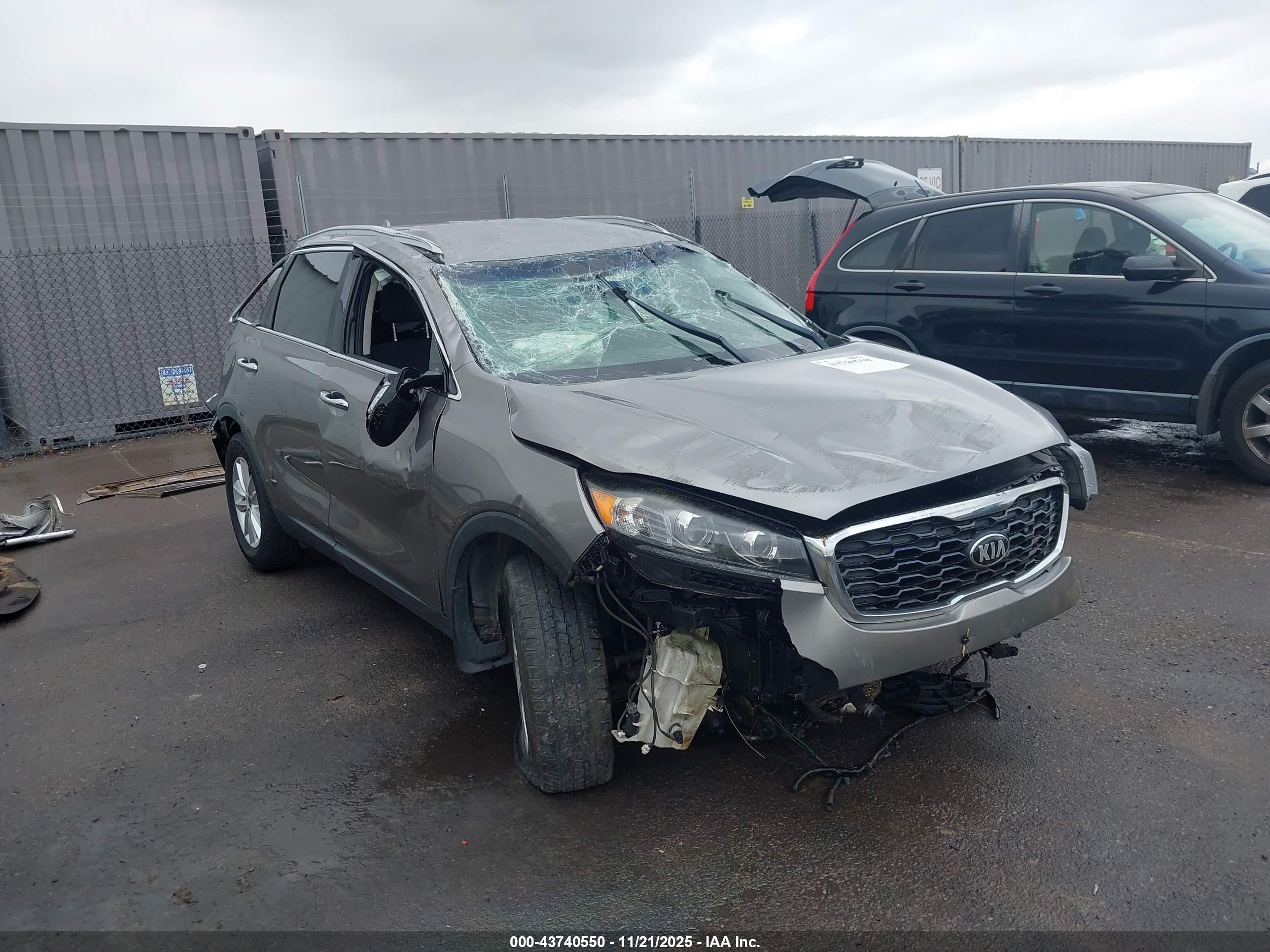 KIA SORENTO image 6