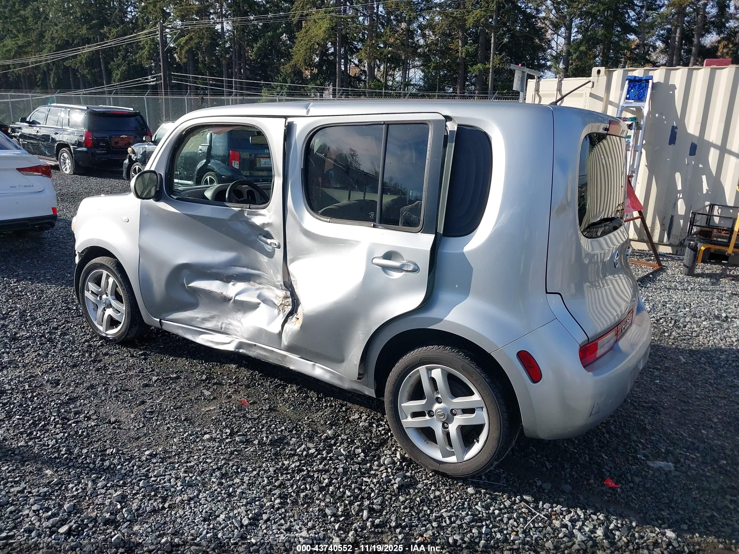NISSAN CUBE image 3