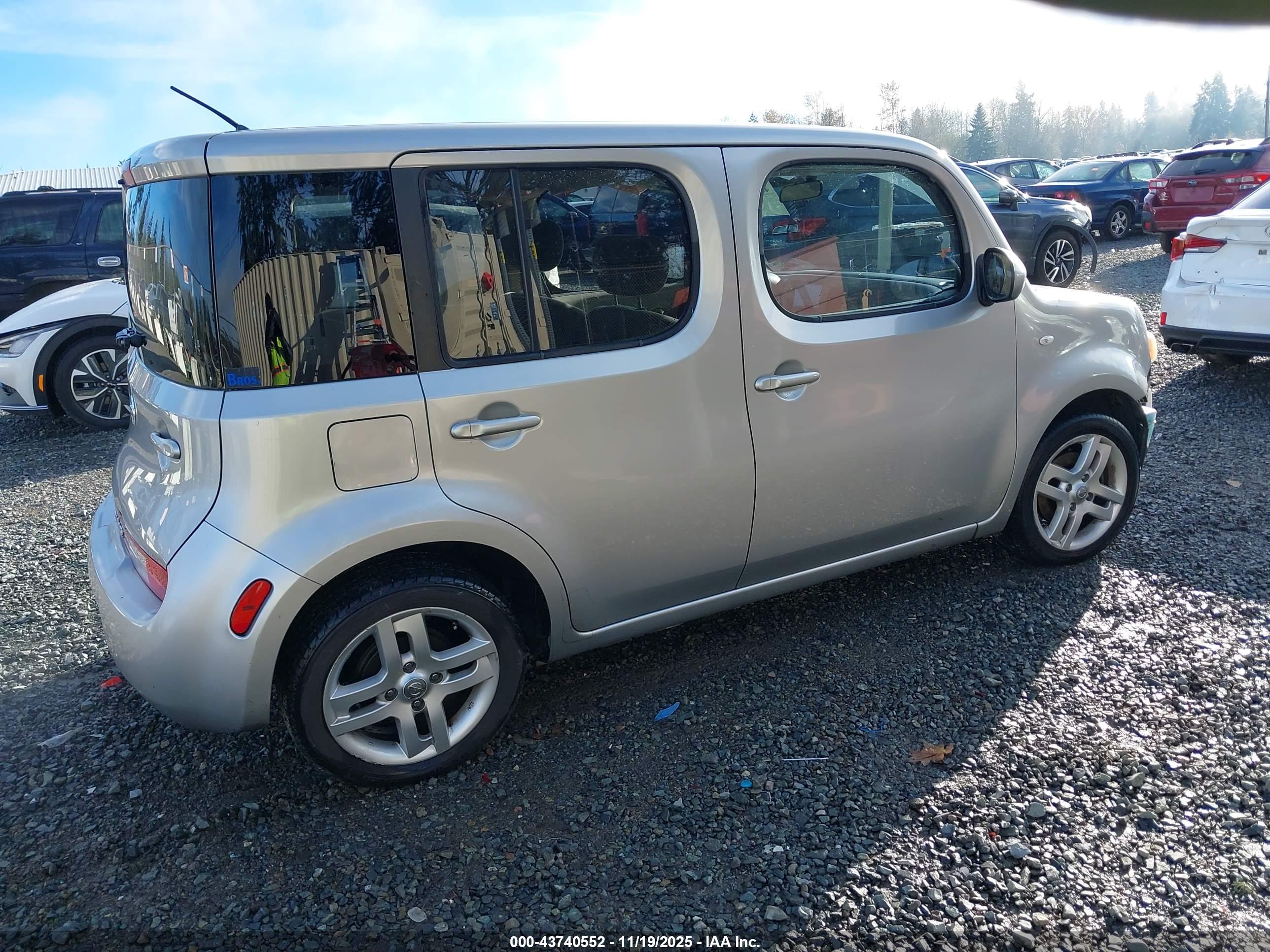 NISSAN CUBE image 4