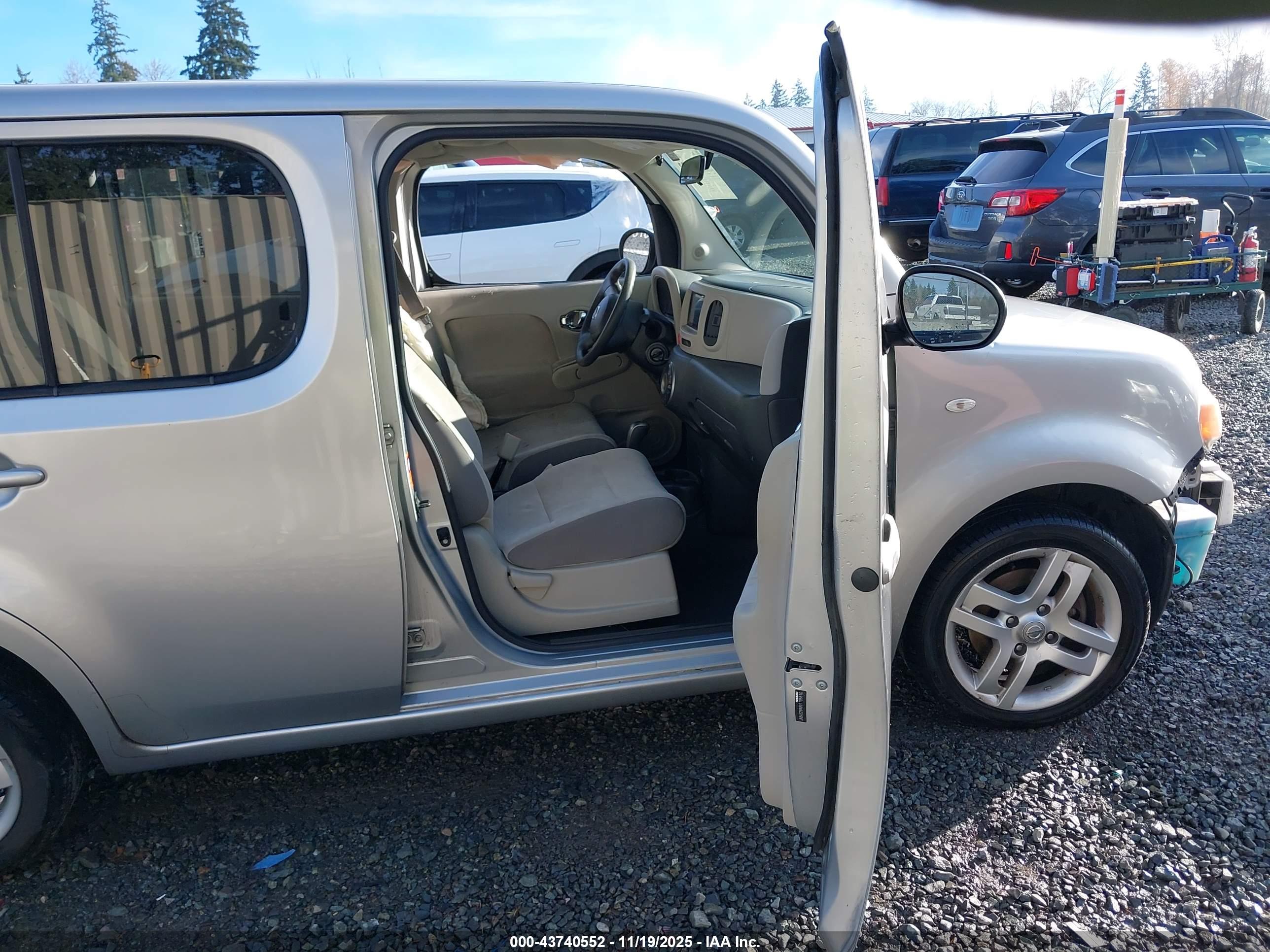NISSAN CUBE image 5