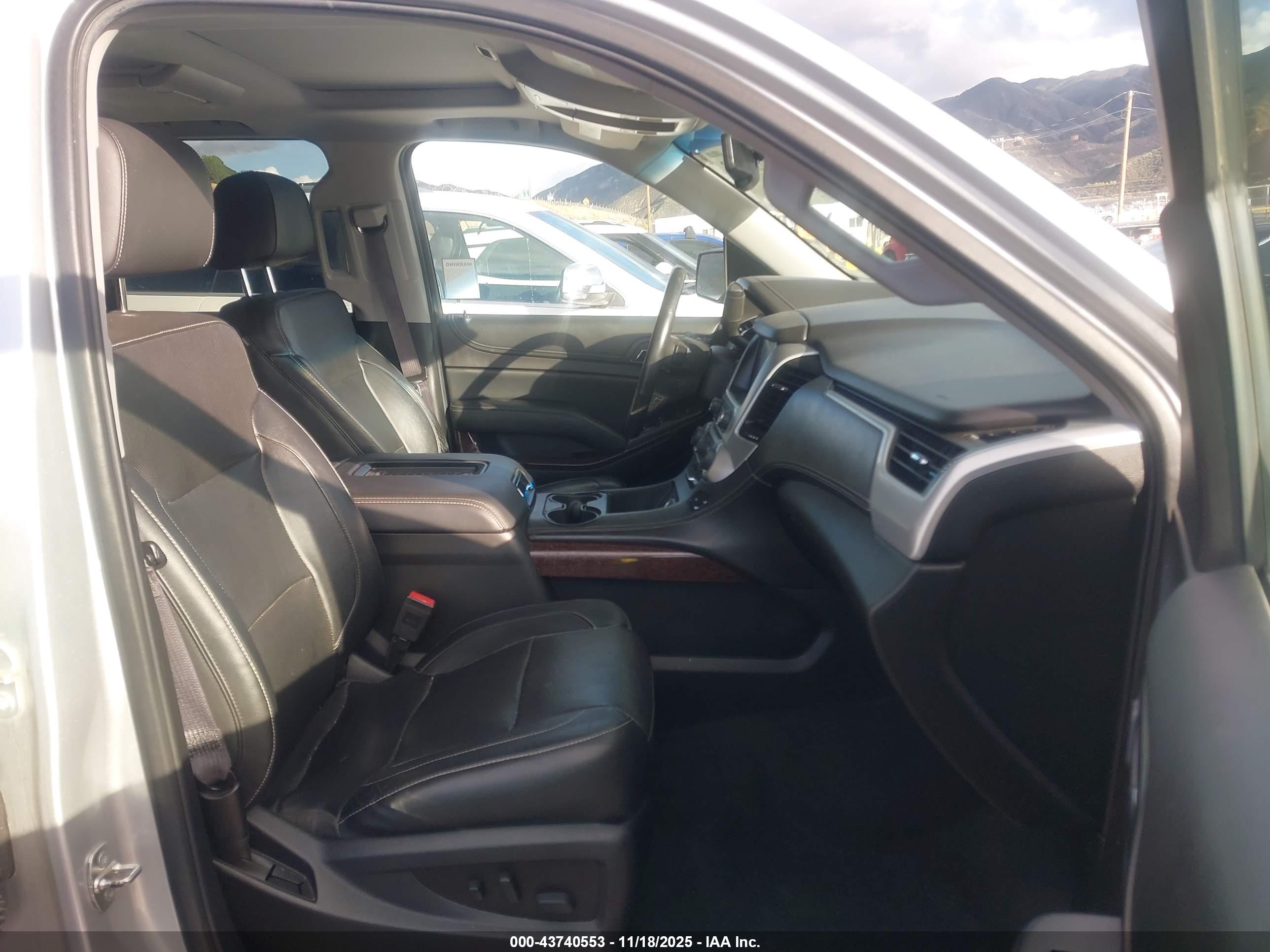 GMC YUKON image 5