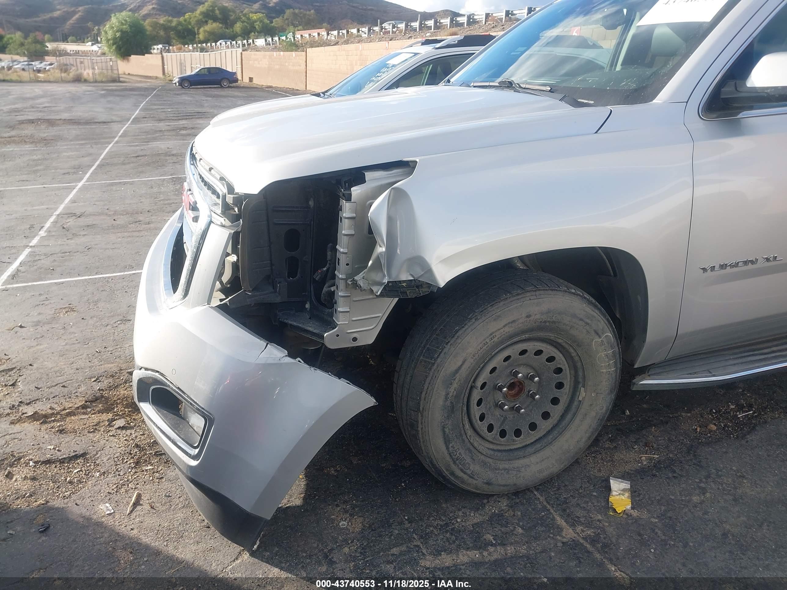 GMC YUKON image 6