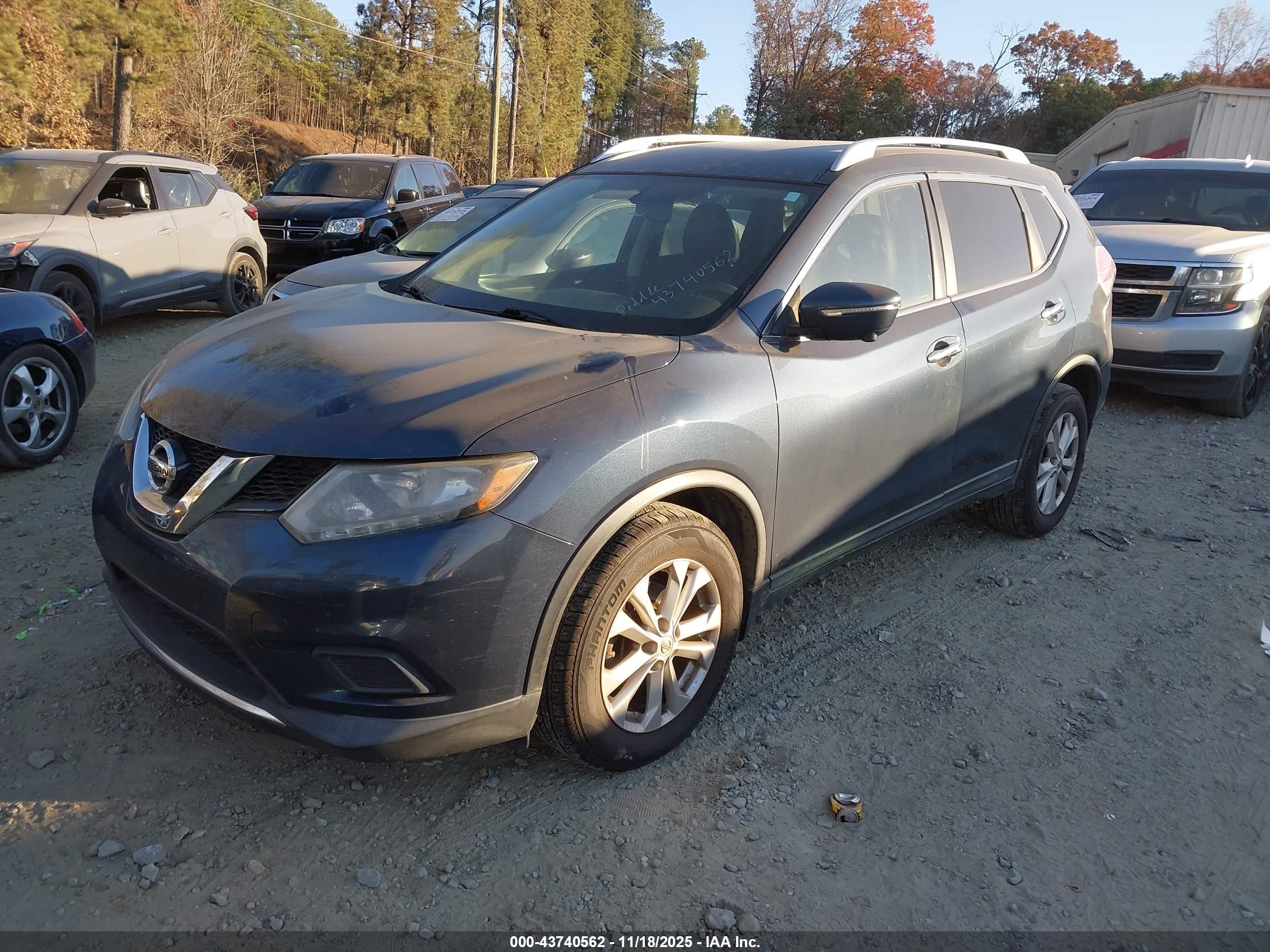 NISSAN ROGUE image 2