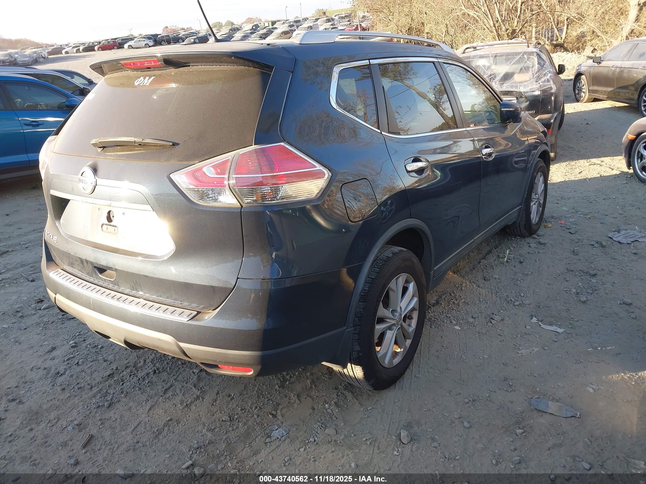 NISSAN ROGUE image 4