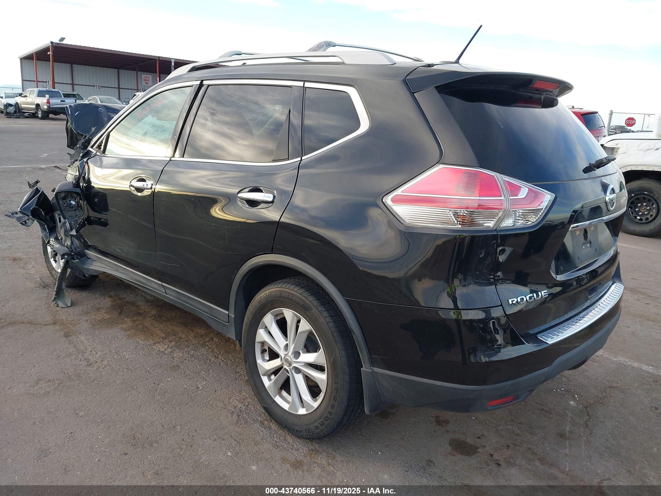 NISSAN ROGUE image 3