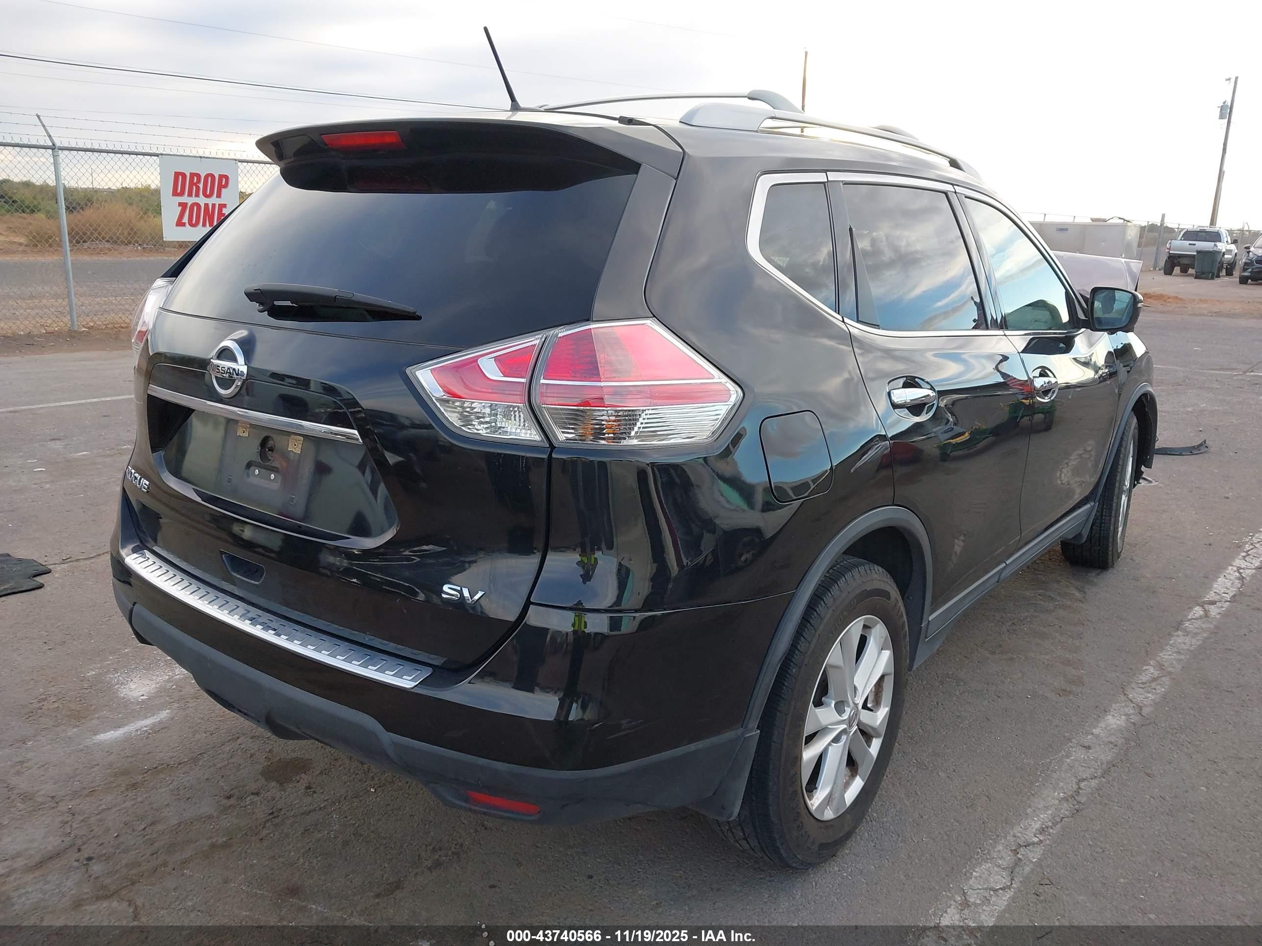 NISSAN ROGUE image 4