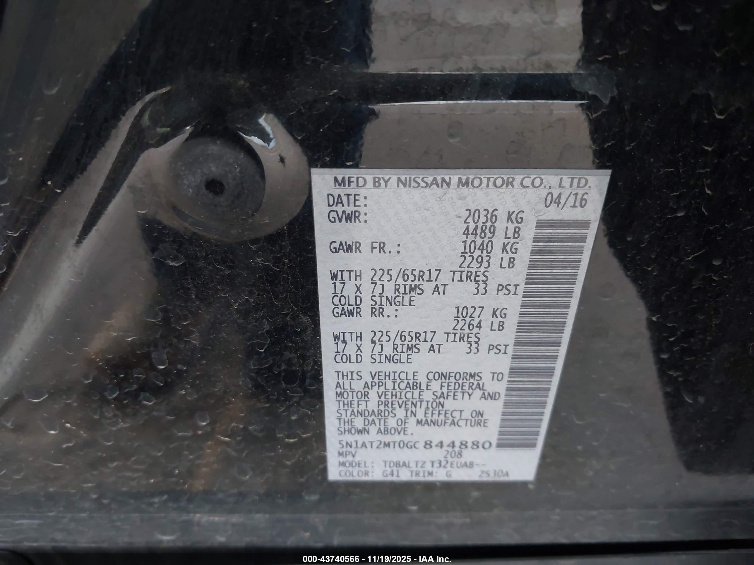 NISSAN ROGUE image 9